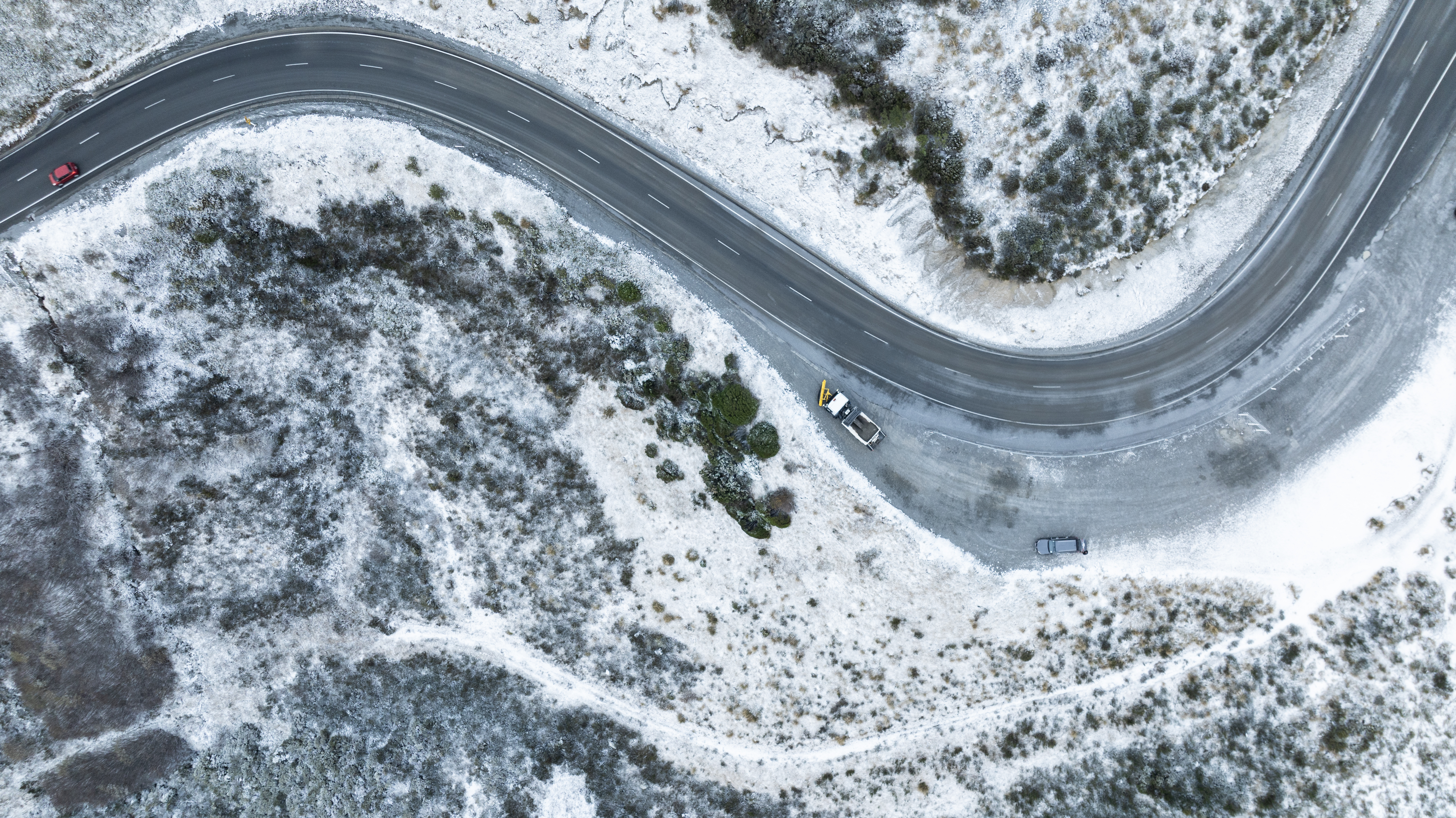 Porters Pass (SH73) has had a light dusting of snow. Photo / George Heard
