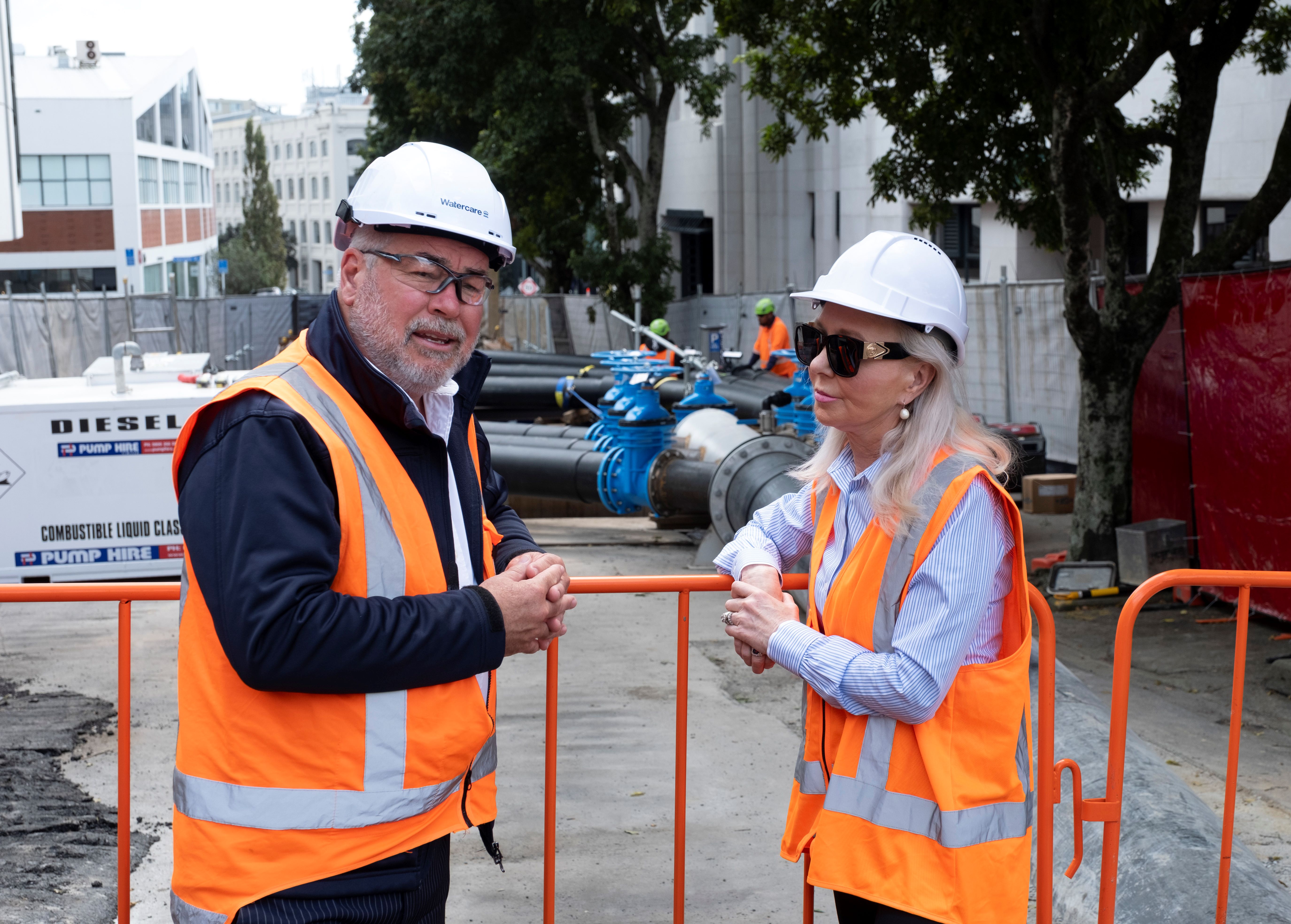 Watercare chief operations officer Mark Bourne (left) and Deputy Mayor Desley Simpson. Photo / Watercare