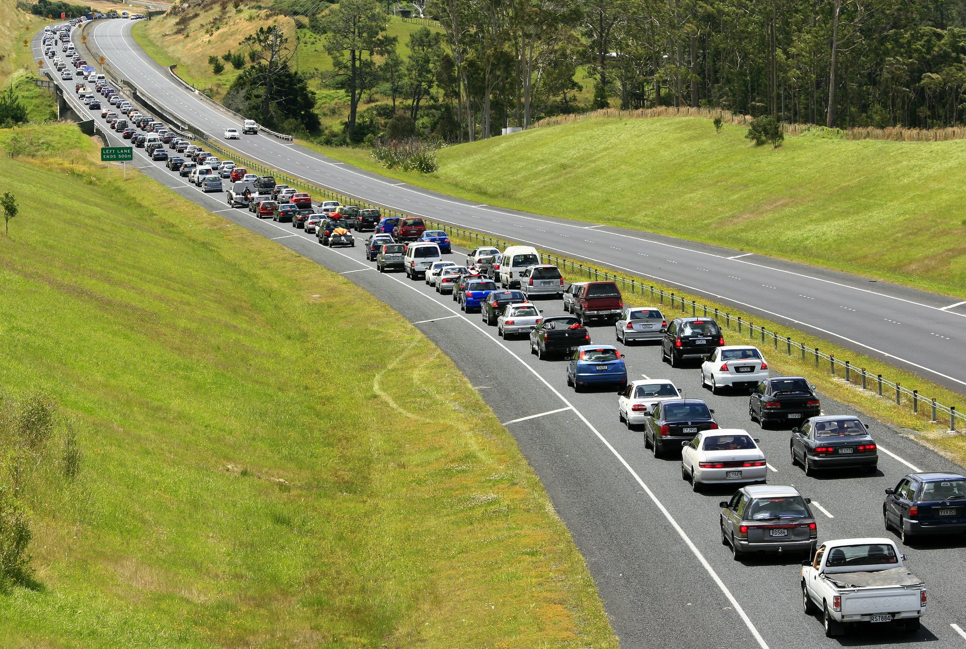 Christmas holiday period: New Zealand's worst traffic areas and times  identified - NZ Herald