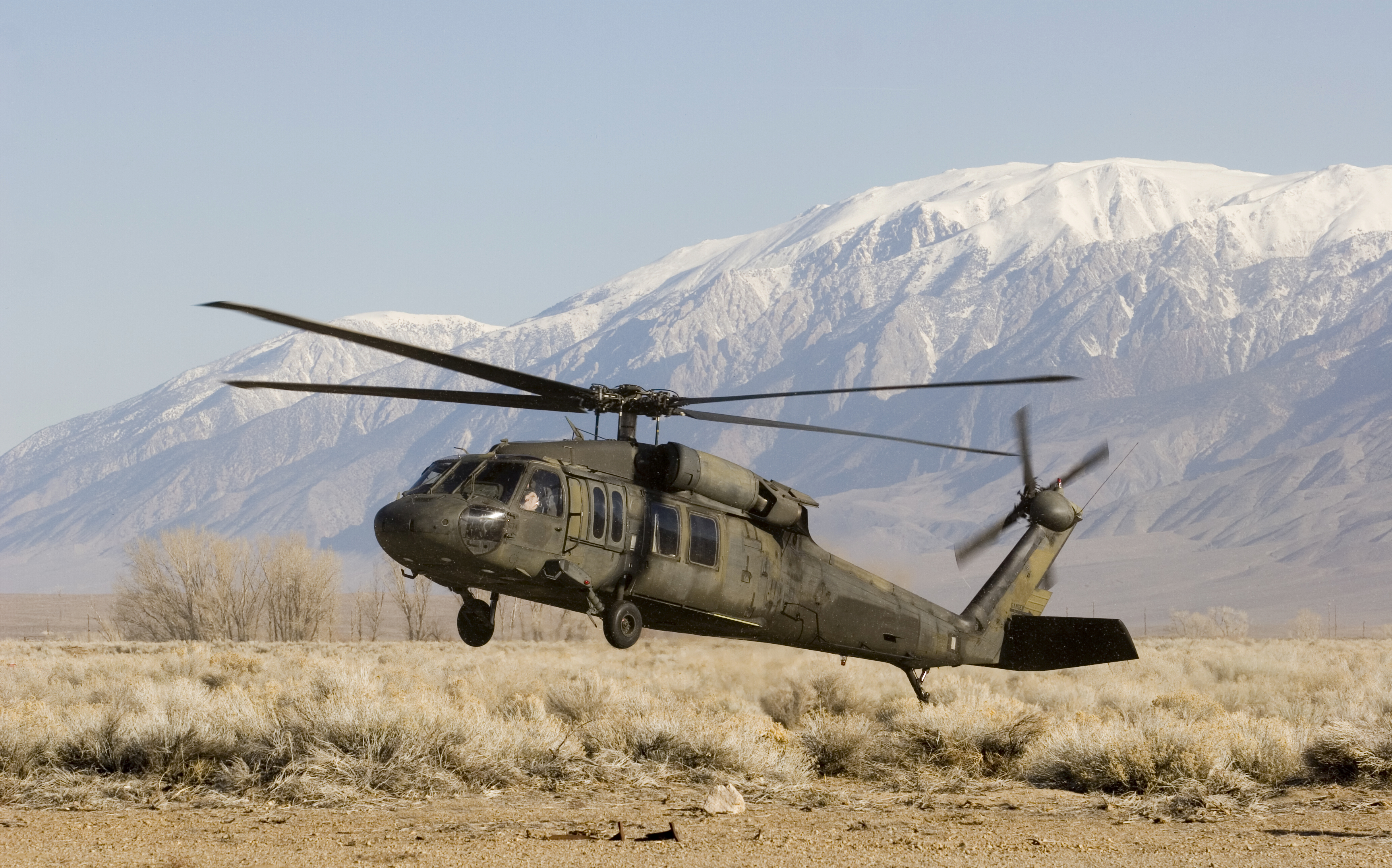 A Sikorsky Uh-60 Black Hawk helicopter