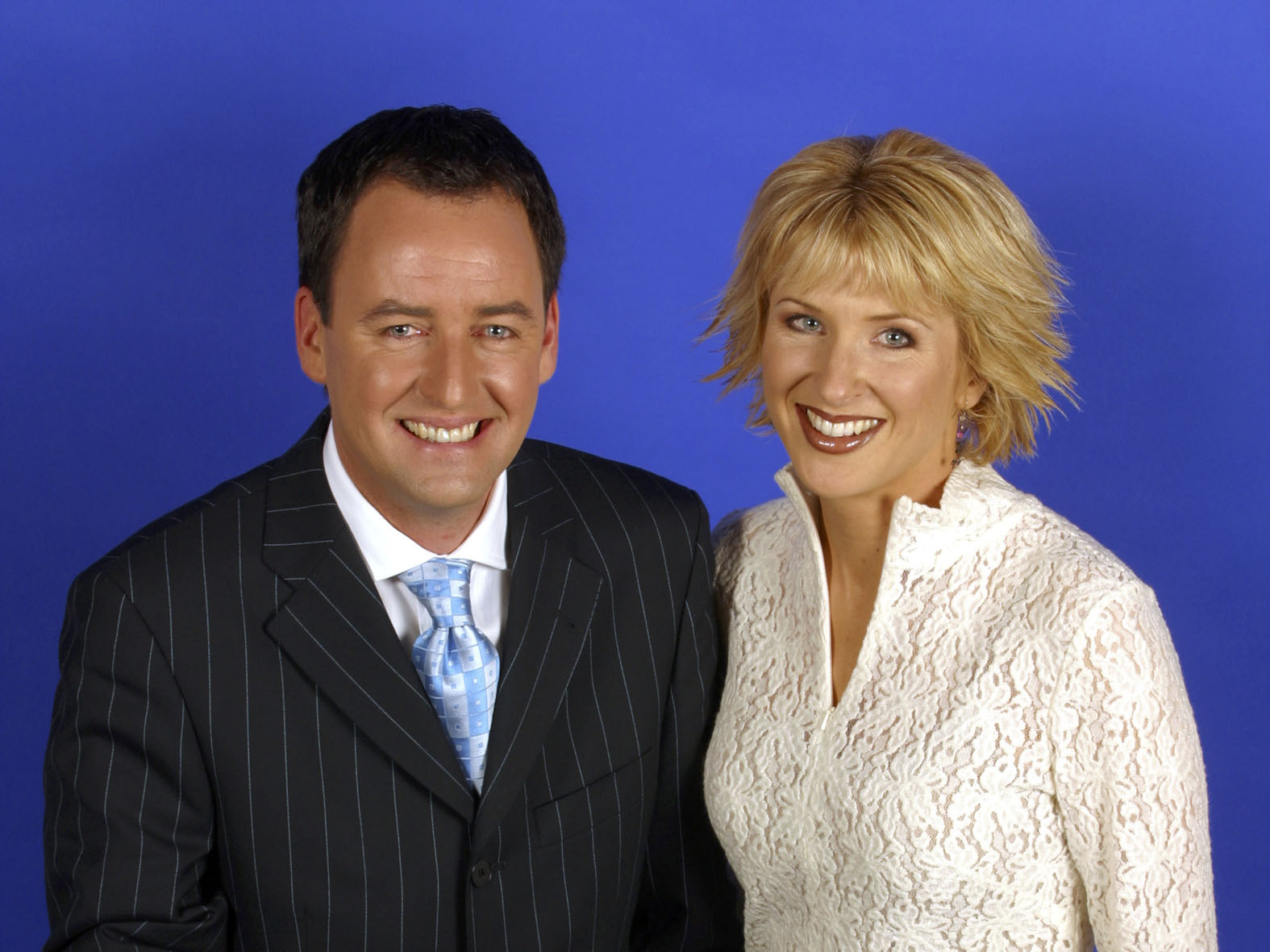 Mike Hosking and Kate Hawkesby hosted Breakfast together from 2002 to 2003. 