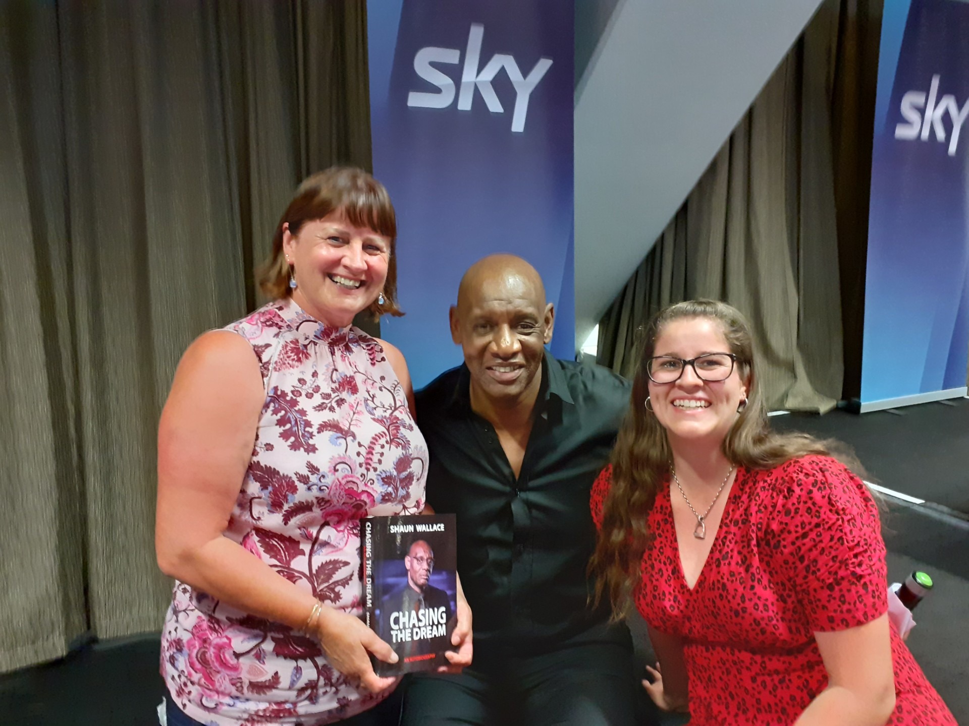 Louise and Phoebe Huett, from Kerikeri’s Rock Salt quiz champ team Egg Cups, met The Chase star Shaun Wallace the last time he was in New Zealand. The team would love the chance to take Wallace on when he visits Kerikeri next month.