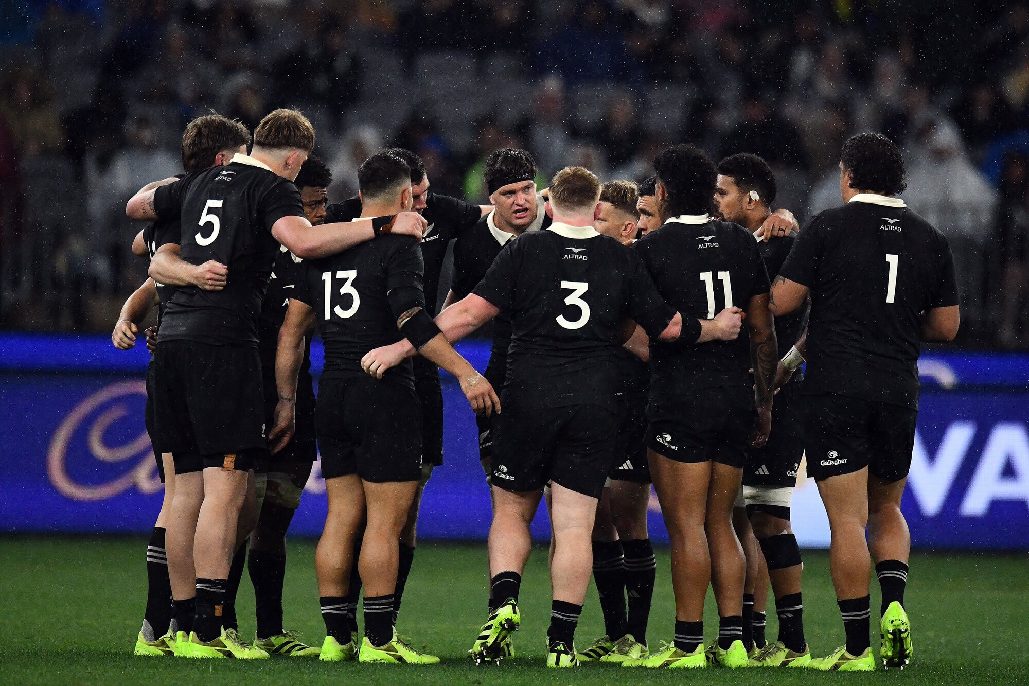 All Blacks captain Scott Barrett rallies his troops last year. Photo / Photosport