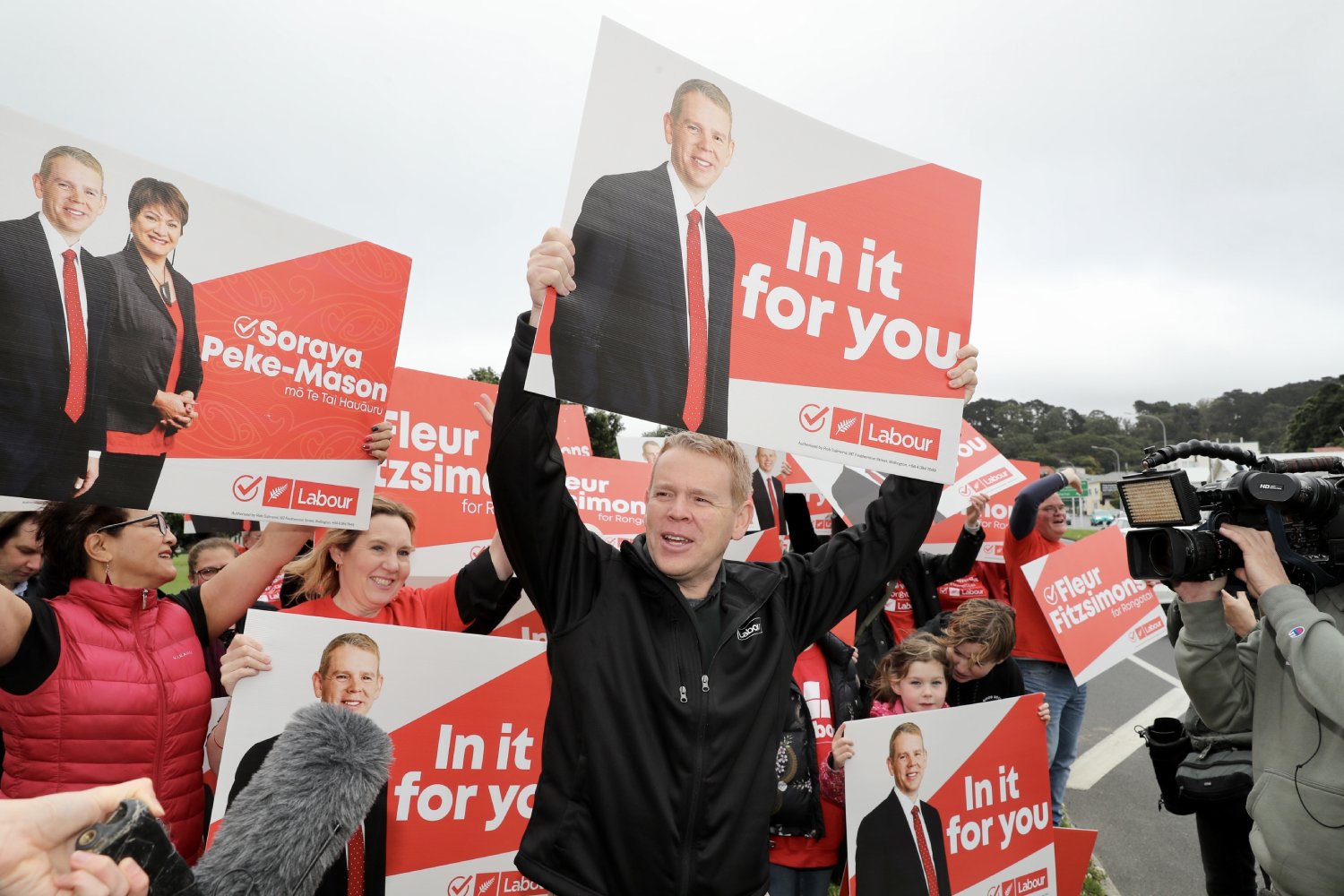 Labour leader Chris Hipkins at a roadside human hoarding rally in Wellington. Election 2023. October 6. Photo / Mark Mitchell