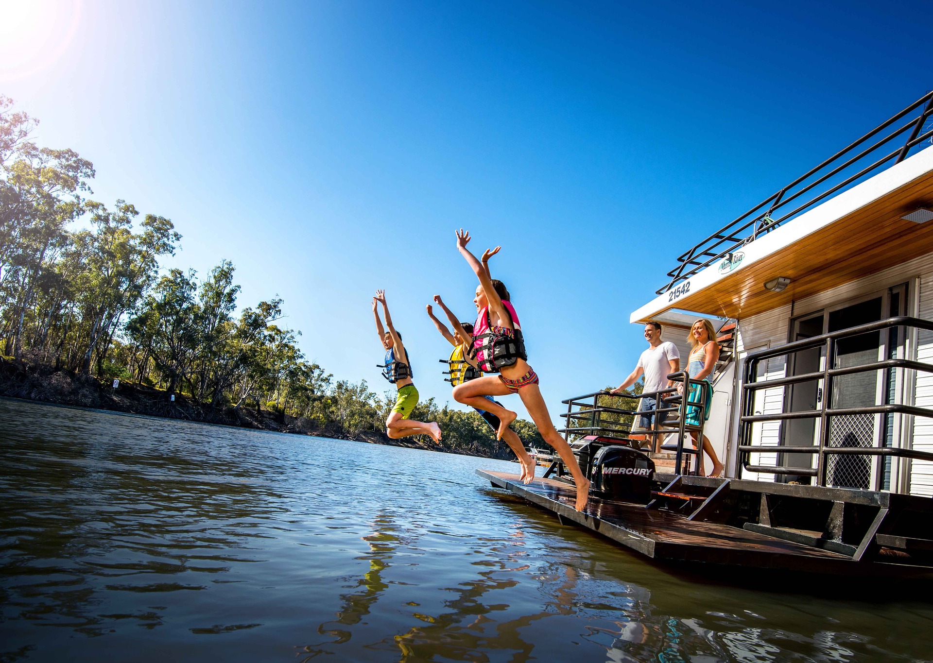Family holidays on the Murray River, Bundalong, NSW. Photo / Destination NSW