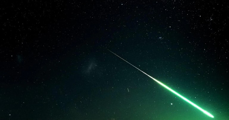 Bolide meteor flashes Latvian skies / Article