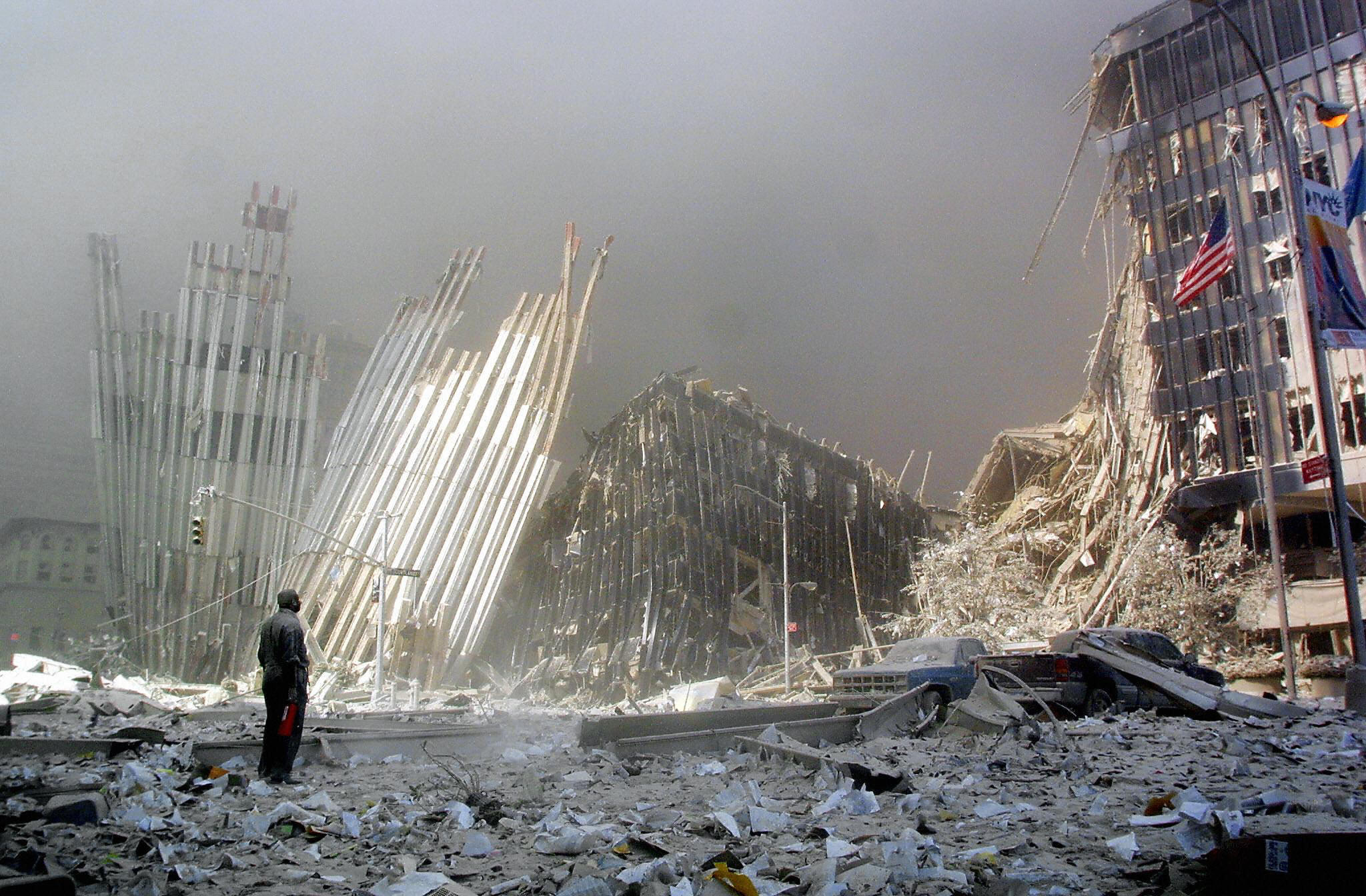 ●THE TERRORISTS 9/11 hijackers lived with FBI informant - NZ Herald