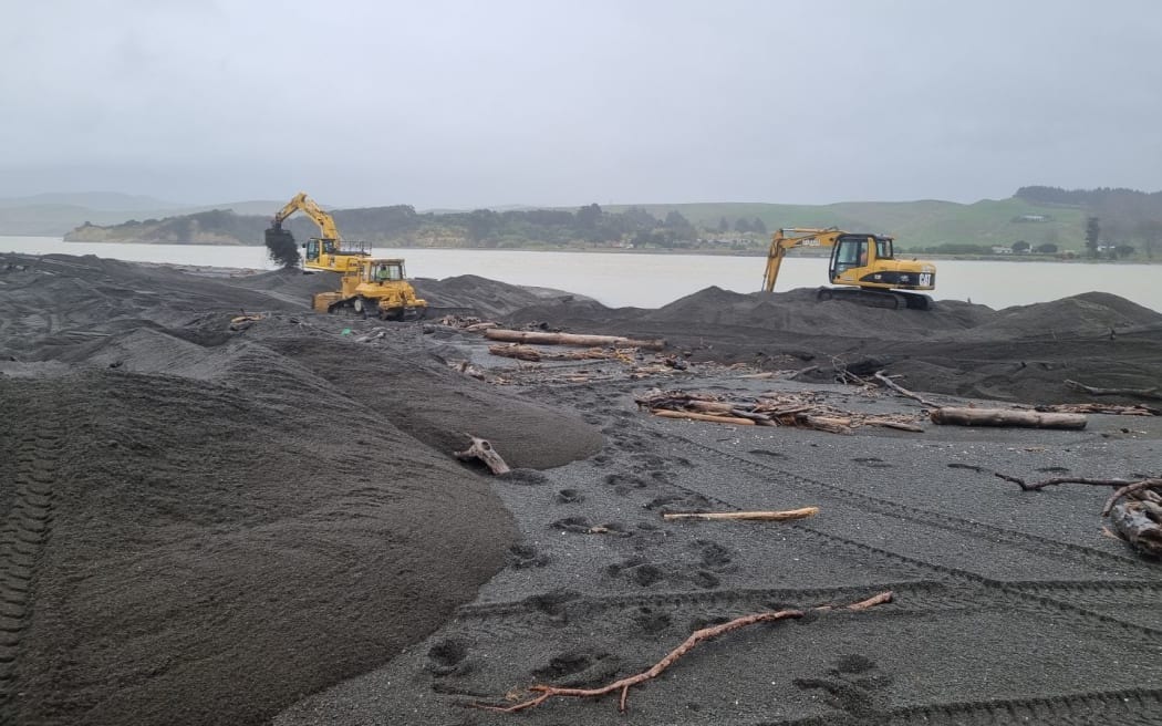 Heavy machinery at the Wairoa river mouth. Photo / Hawke's Bay Regional Council