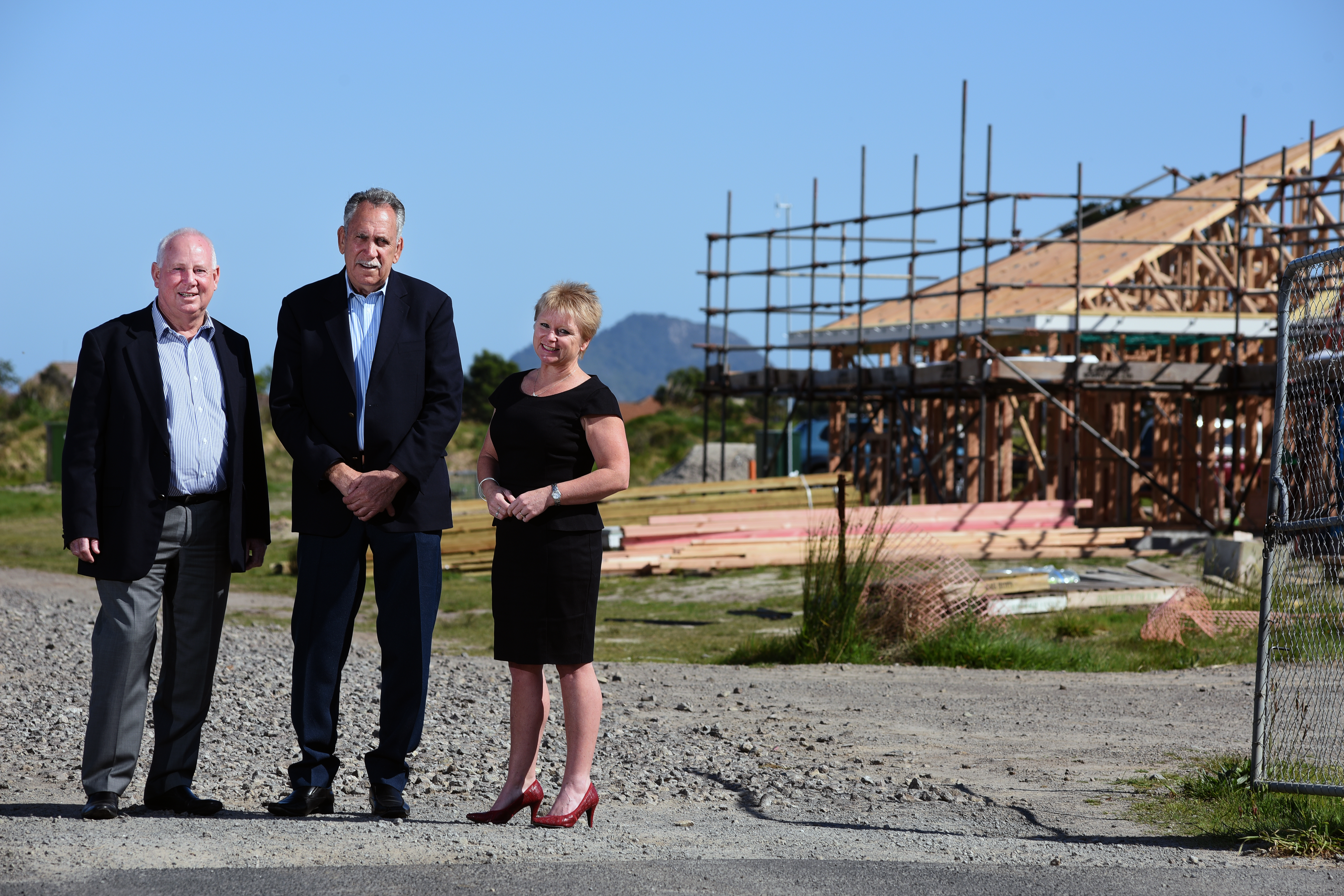 Former Pacific Coast Village manager Bruce Flemming with the iwi's Kevin Haua and councillor Leanne Brown in 2015. Photo/George Novak