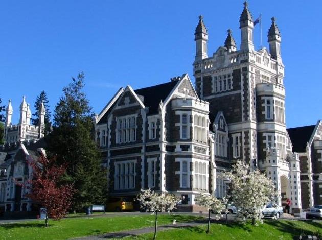 Otago Boys’ High School banned phone use between classes, Photo / ODT