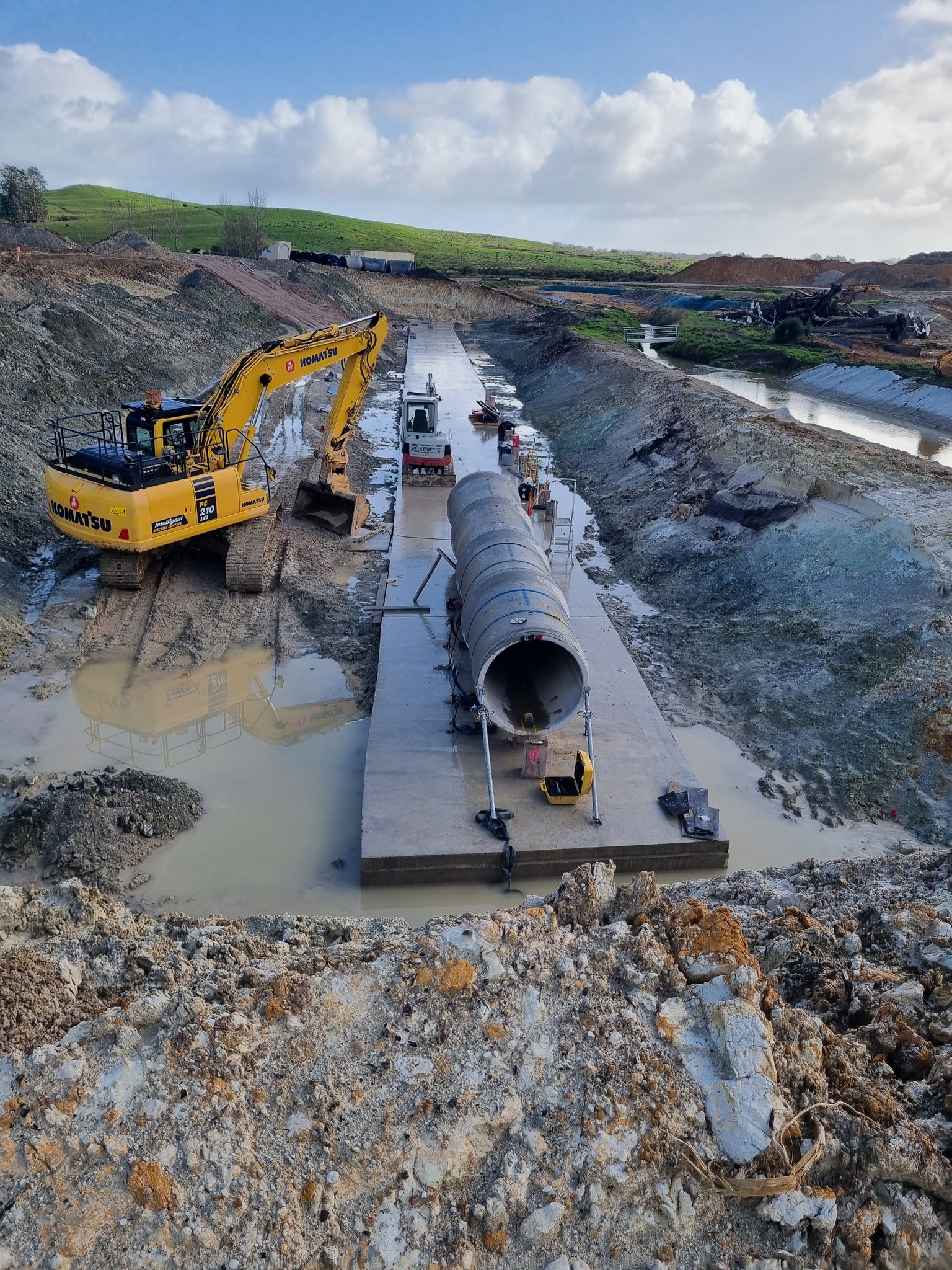 Construction of the 1350mm conduit under the Otawere Main Dam Embankment last year.