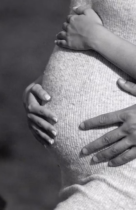 The couple announced their pregnancy in the most adorable way. Photo / Instagram @mollymae