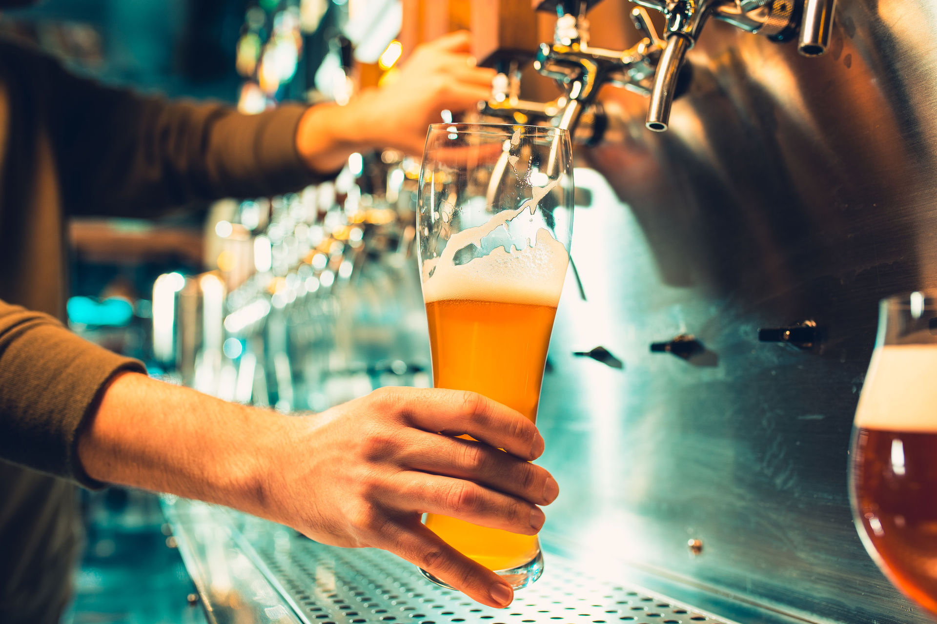 Despite a broad decline last year in consumption across many beer types, zero-alcohol beer is surging in popularity. Photo / 123RF