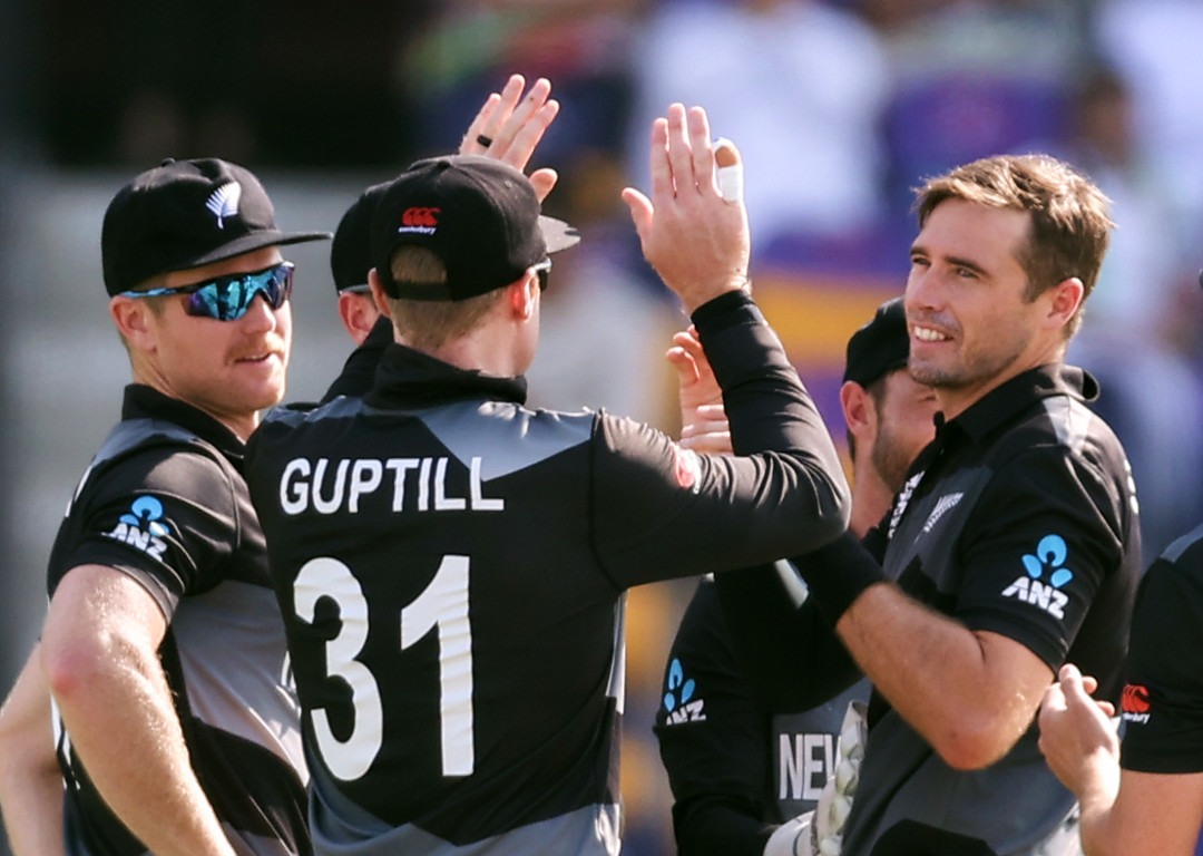 Umpire Bruce Oxenford to retire from international cricket after 15-year  career - India Today