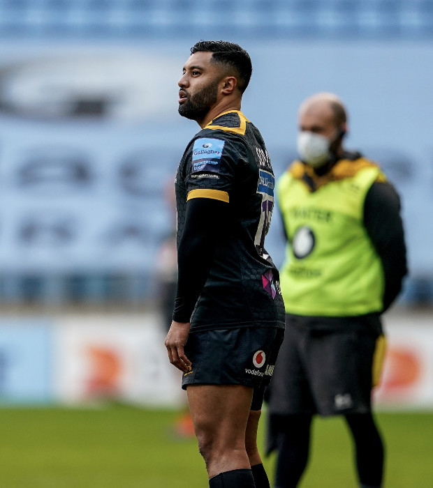 Lima Sopoaga lines up a shot at goal for Wasps against Exeter. Photo / Photosport