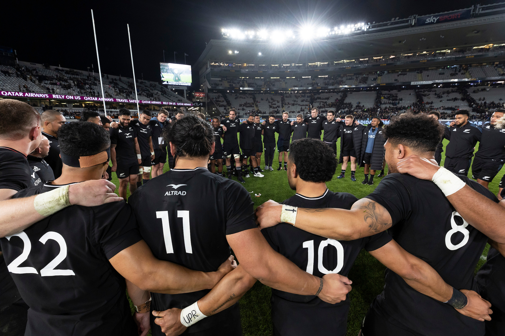 The All Blacks gather after their Bledisloe Cup/Rugby Championship thrashing of the Wallabies. Photosport