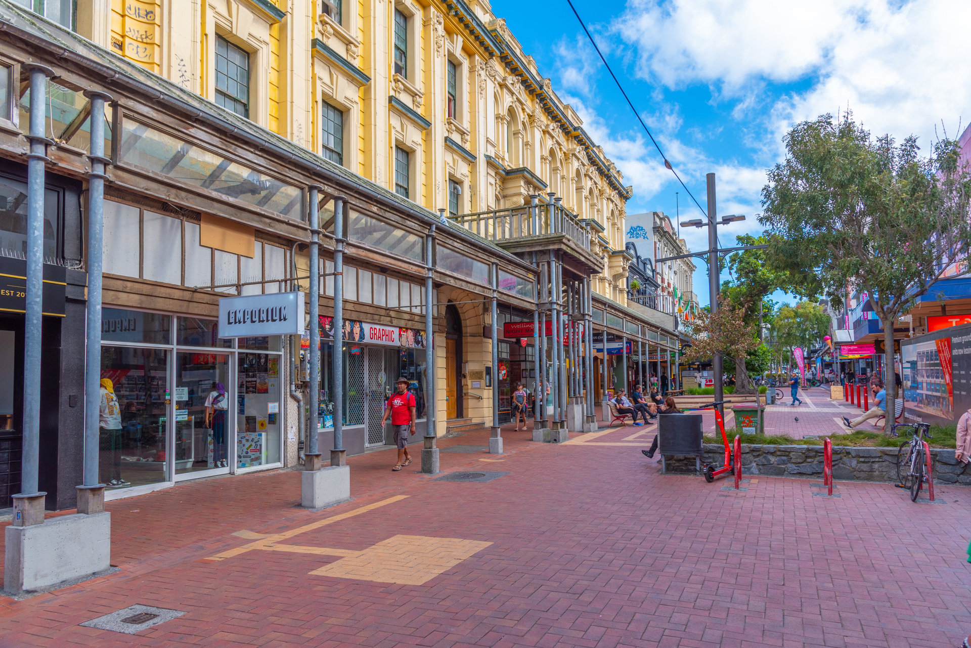 Voweles says many venues on Cuba St in Wellington are thriving. Photo / 123rf 