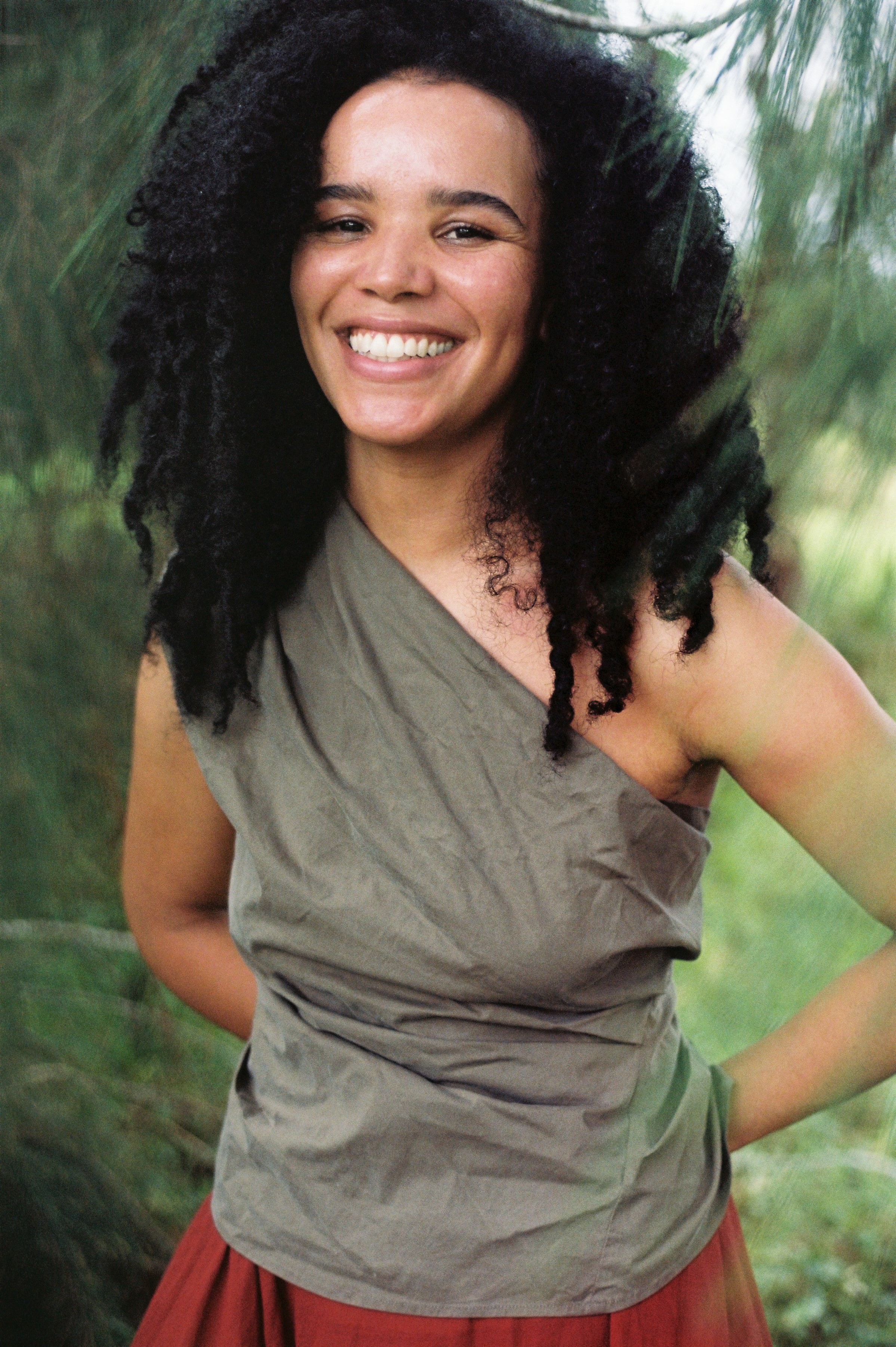 New Zealand actress and Wheel of Time star Zoe Robins.