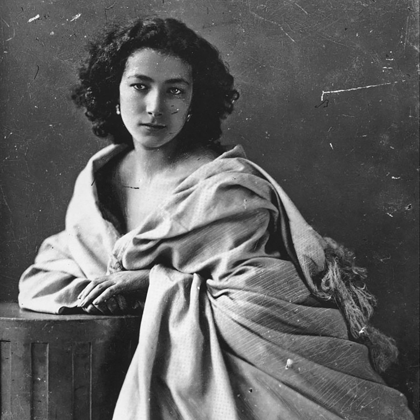 Sarah Bernhardt, drapee de blanc (1859). Photo / Supplied
