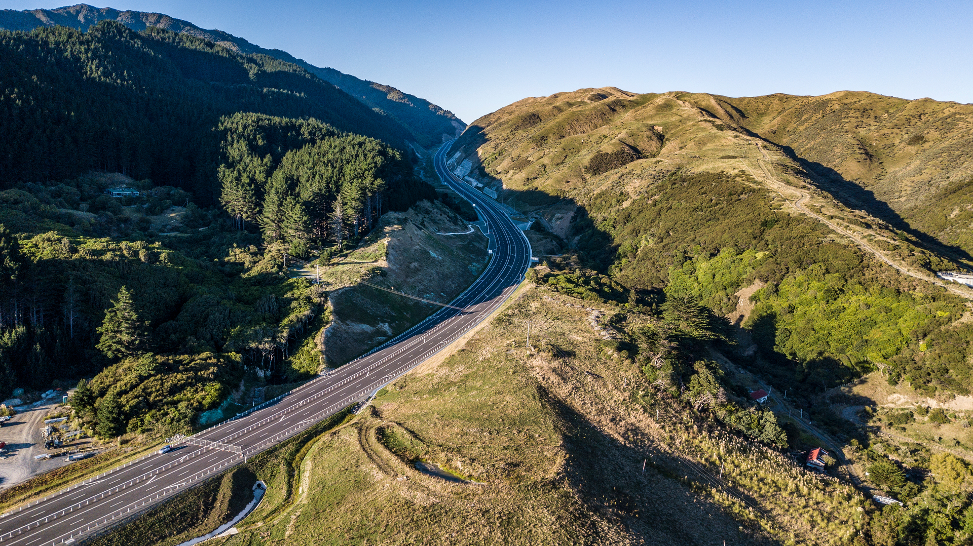 Transmission Gully motorway viewed from McKays Crossing. Photo / Mark Mitchell 