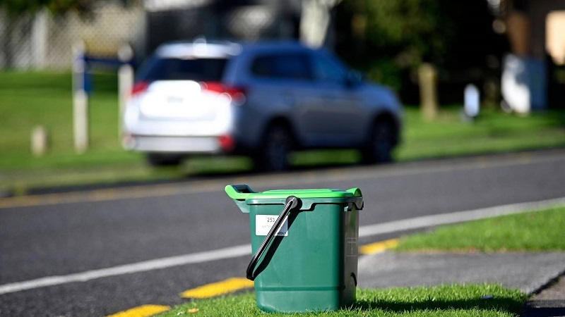 Auckland Council recently rolled out food scraps bins across the city.