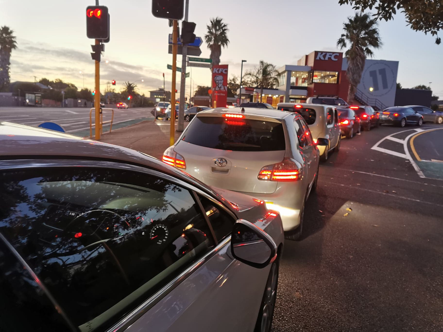 The queue for KFC in Takapuna as Kiwis are allowed to purchase takeaway foods for the first time in over a month. Photo / Lincoln Tan