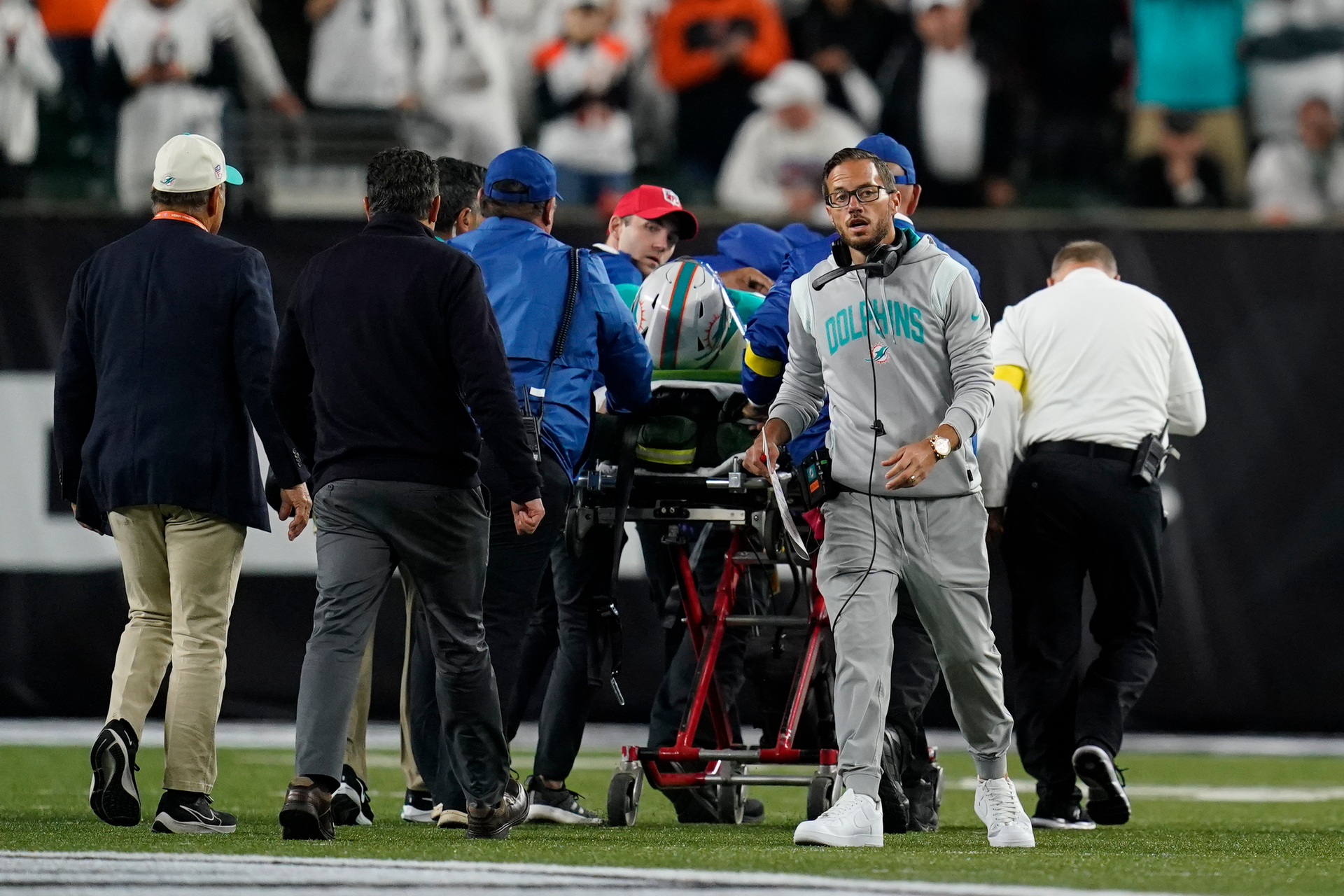 NFL: Sickening head injury to Miami Dolphins quarterback Tua