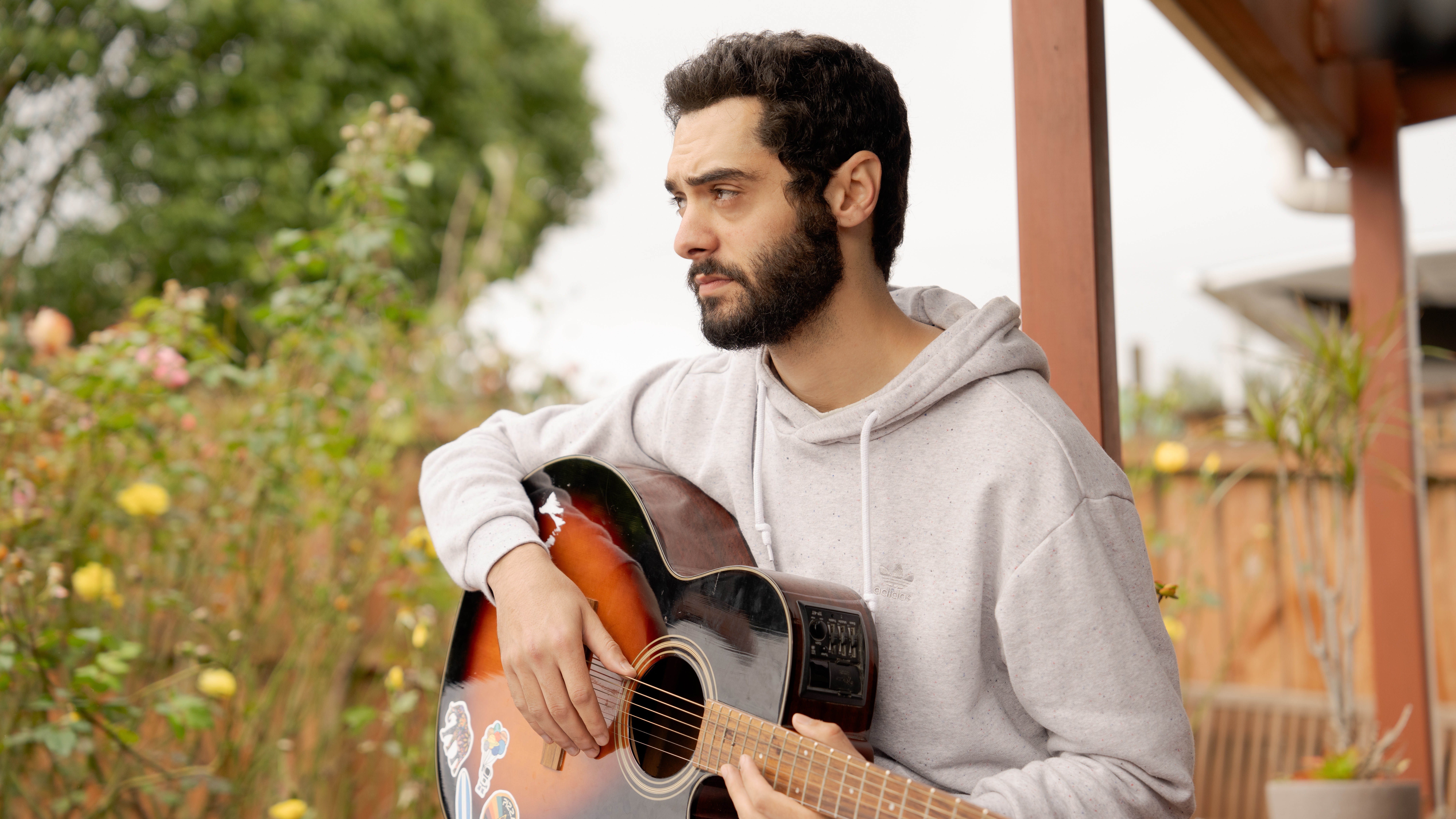 Miles From Nowhere tells the story of Said, a young aspiring songwriter. 