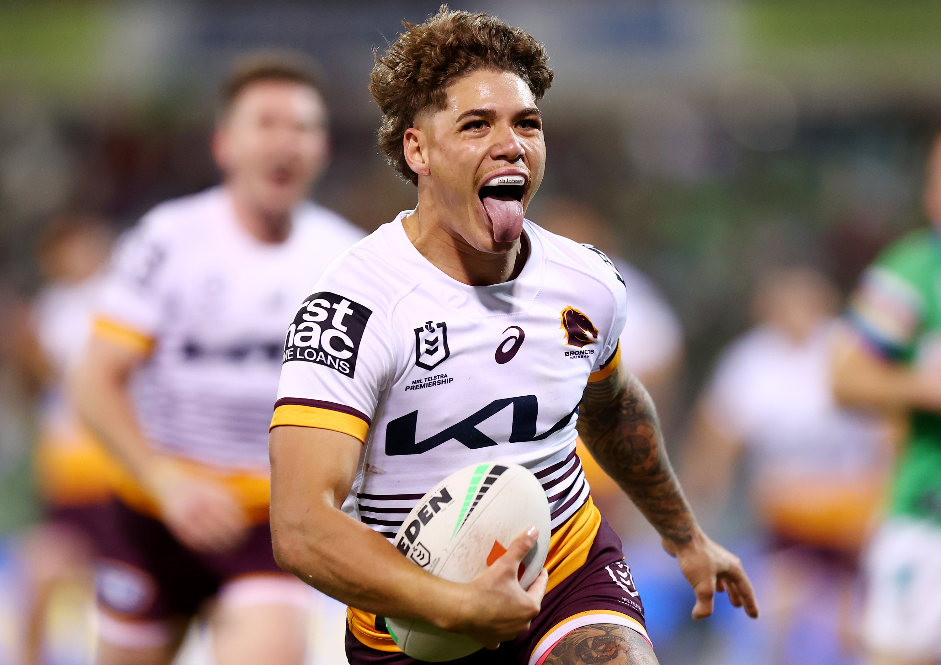 Brisbane Broncos outlast New Zealand Warriors as coach's gamble