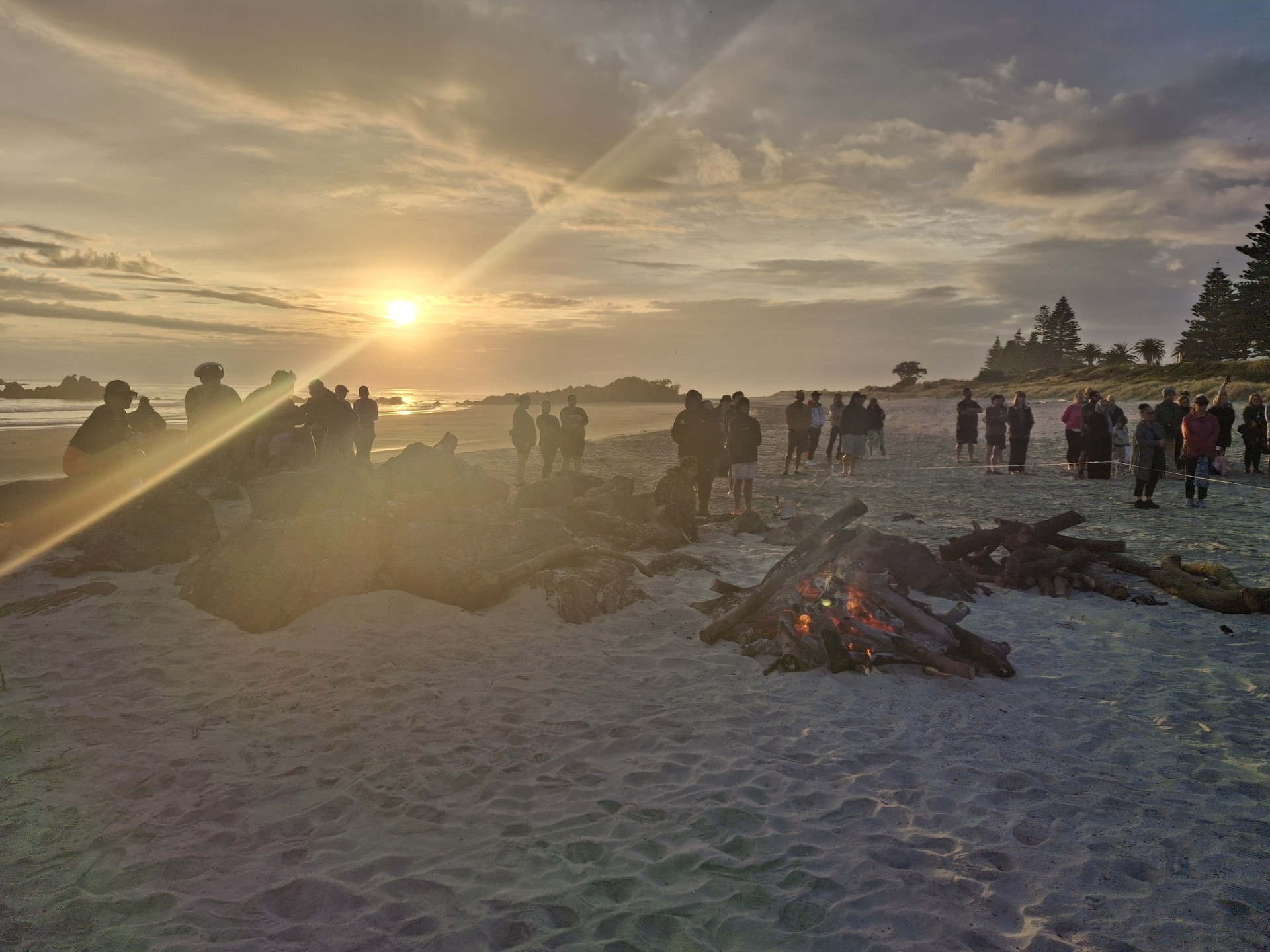 A bonfire to support Hīkoi Mō Te Tiriti was held at sunrise at Mount Maunganui Beach.