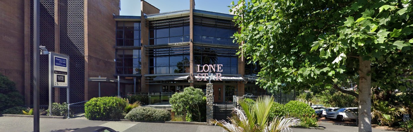 Lone Star New Lynn has made headlines for indicating it does not discriminate against unvaccinated staff or customers. Photo / Google