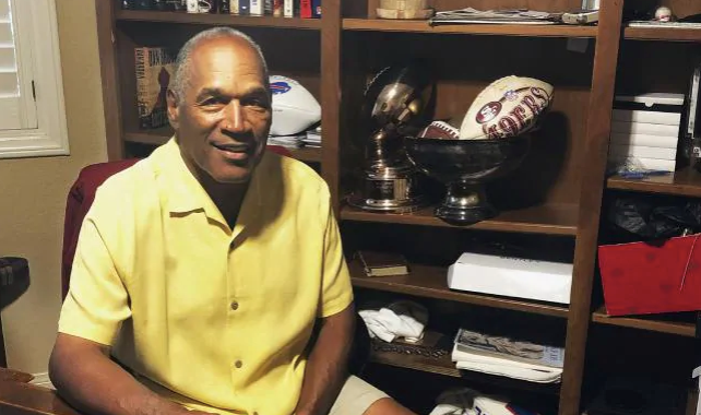 O.J. Simpson in his Las Vegas area home. After 25 years living under the shadow of one of the world's most notorious murder cases, Simpson says his life now is fine. Photo / AP