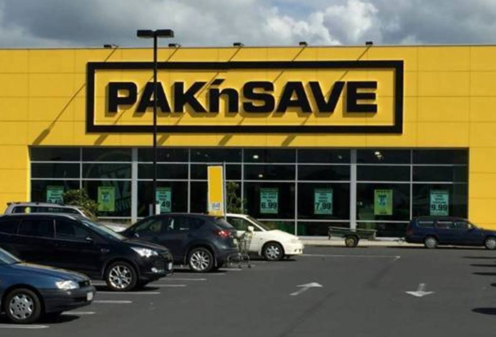 Foodstuffs operates Pak'nSave, New World and Four Square supermarkets. Photo / File