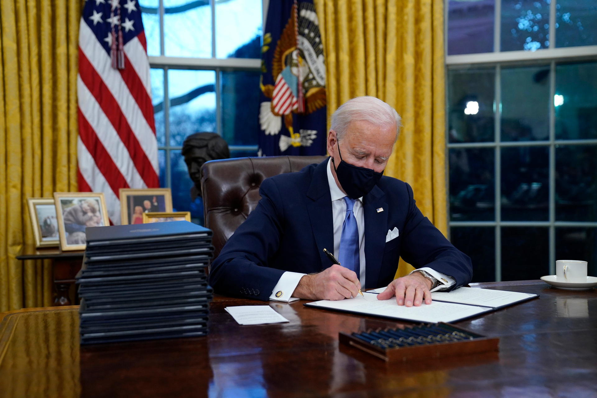 Biden swaps Diet Coke for orange Gatorade in Oval Office: report