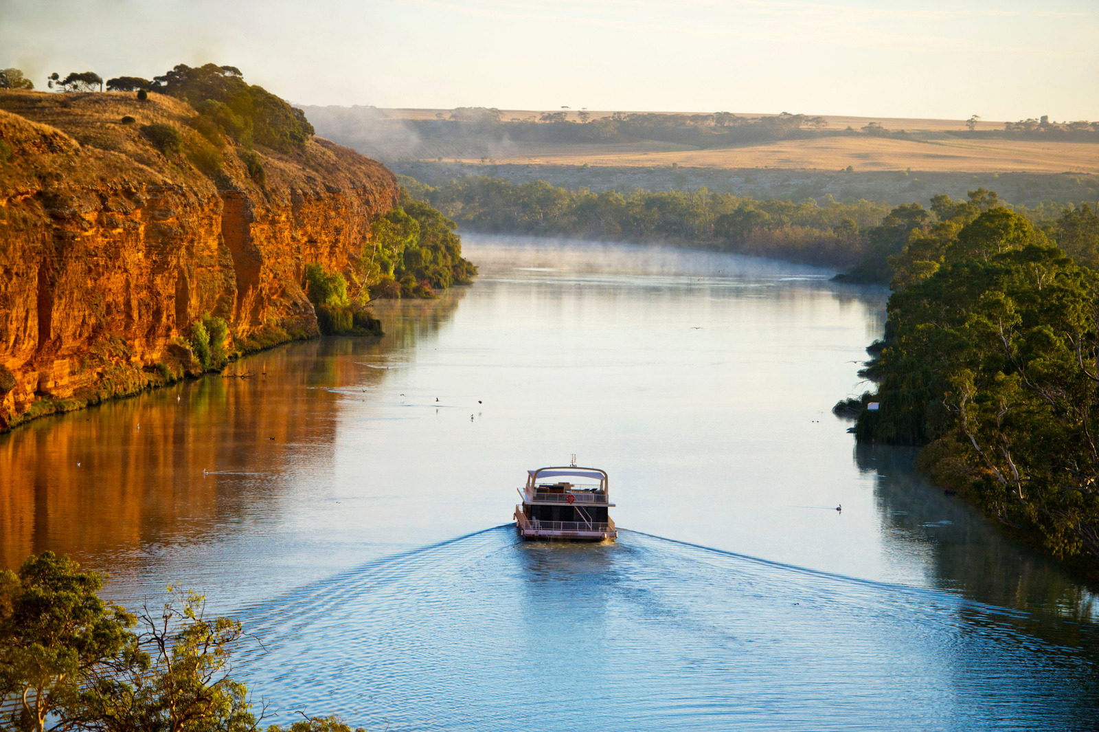 Houseboating reveals river's charms - NZ Herald