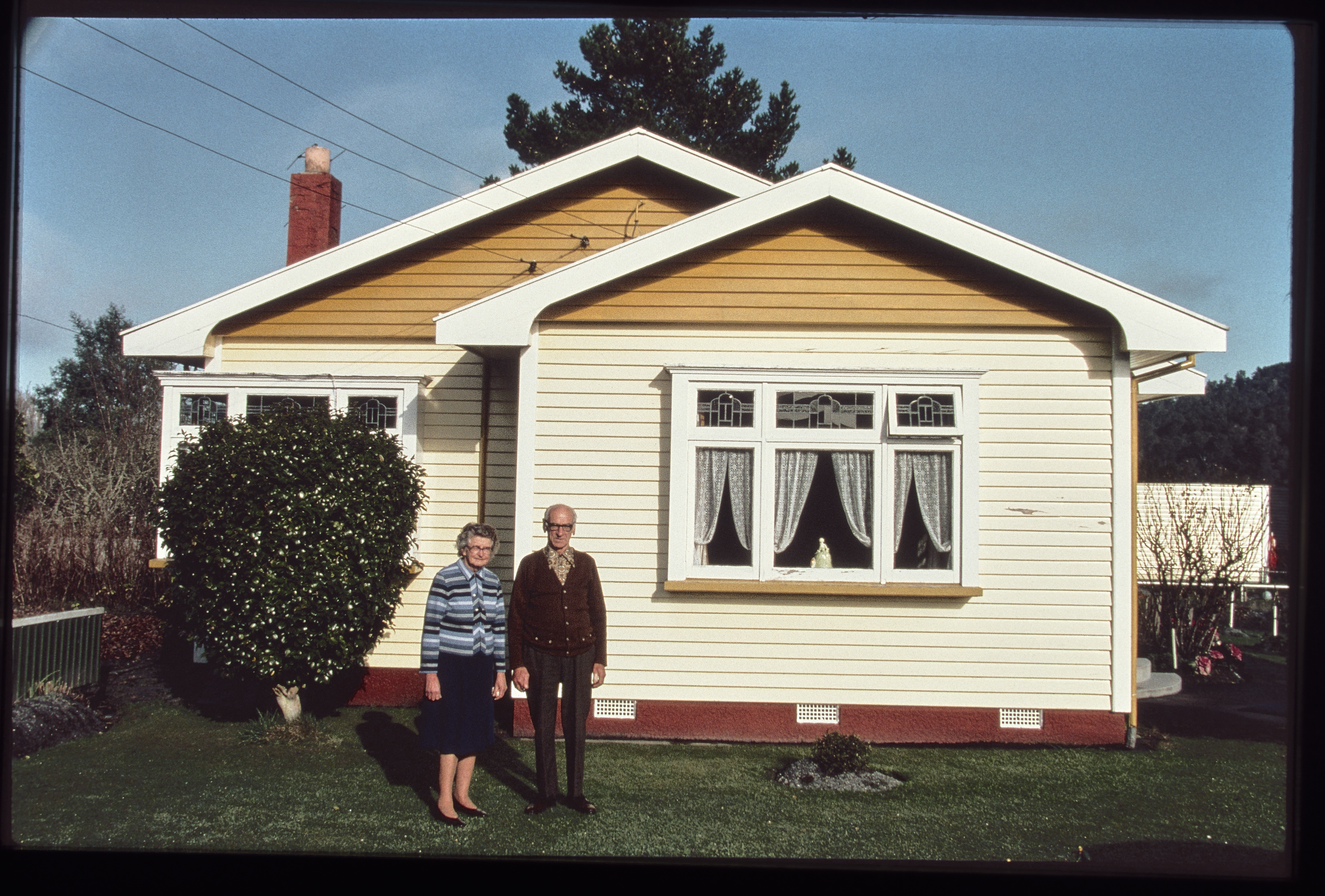 Ralph and Nardie Glasson, apiarists, Blackball. Photo / Robin Morrison