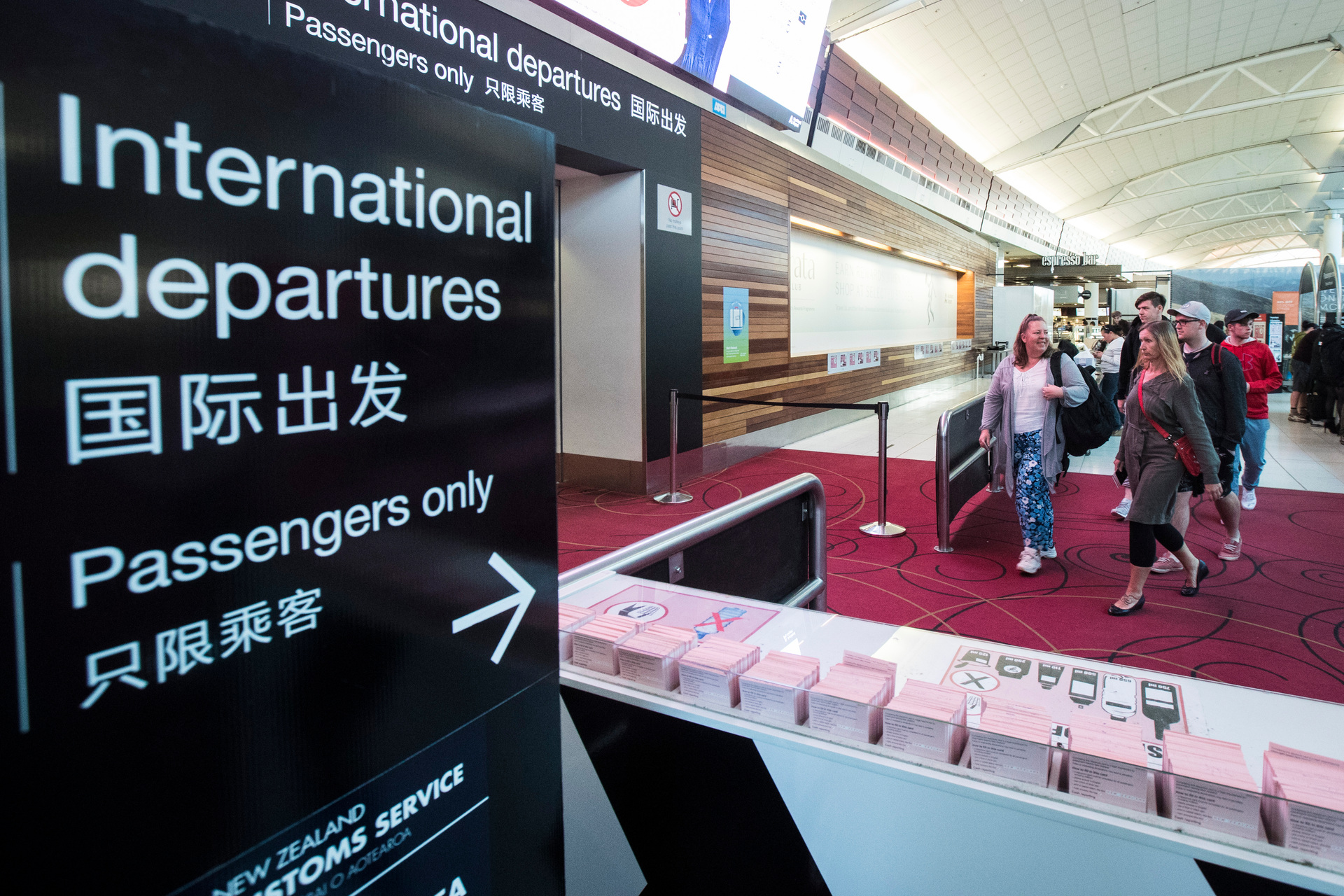 Migrant departures were up 18% to 122,800, the highest on record for an annual period.  Photo / Jason Oxenham.