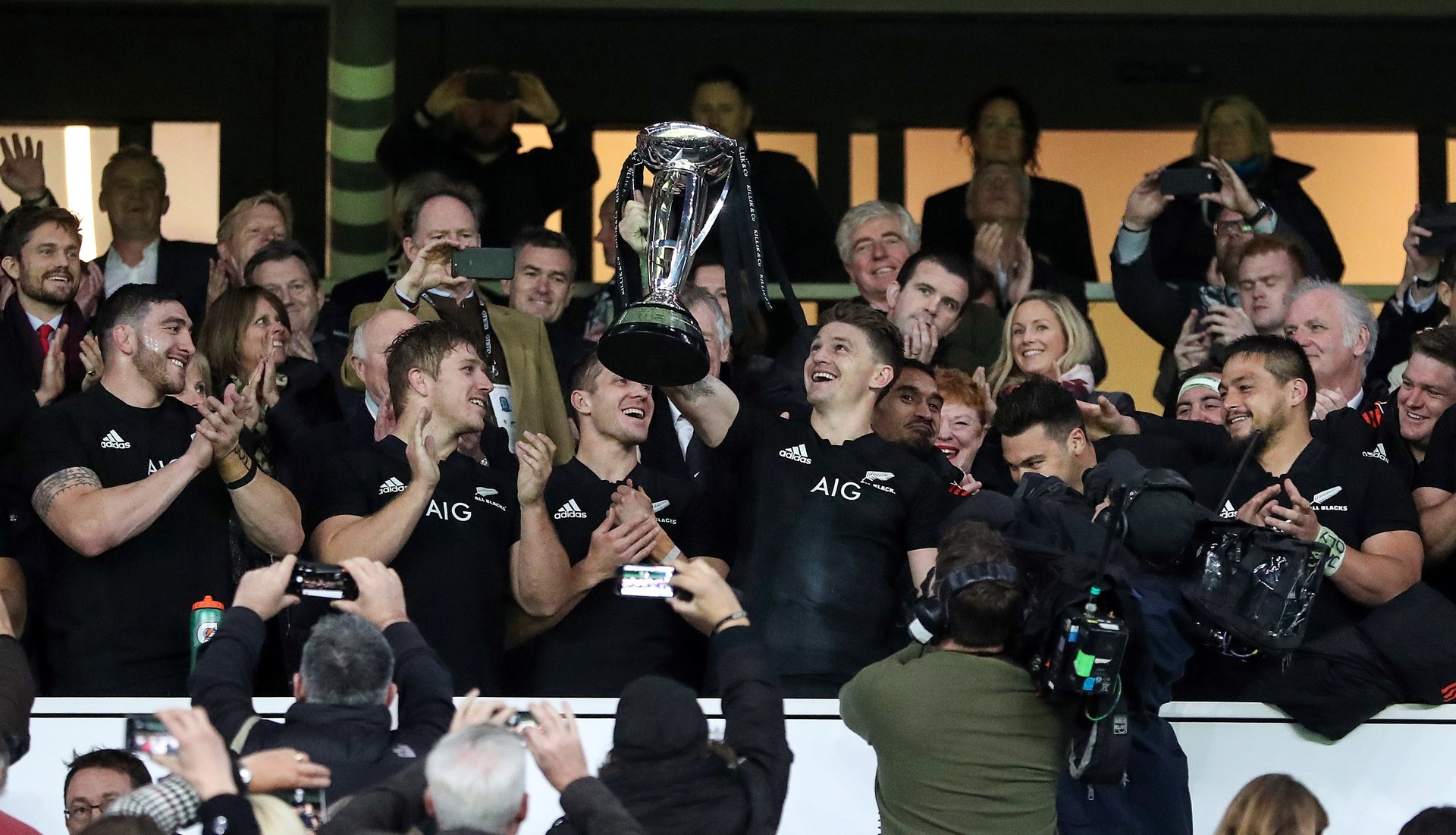 All Blacks' Beauden Barrett lifts the trophy at Twickenham in 2017. Photo / Photosport