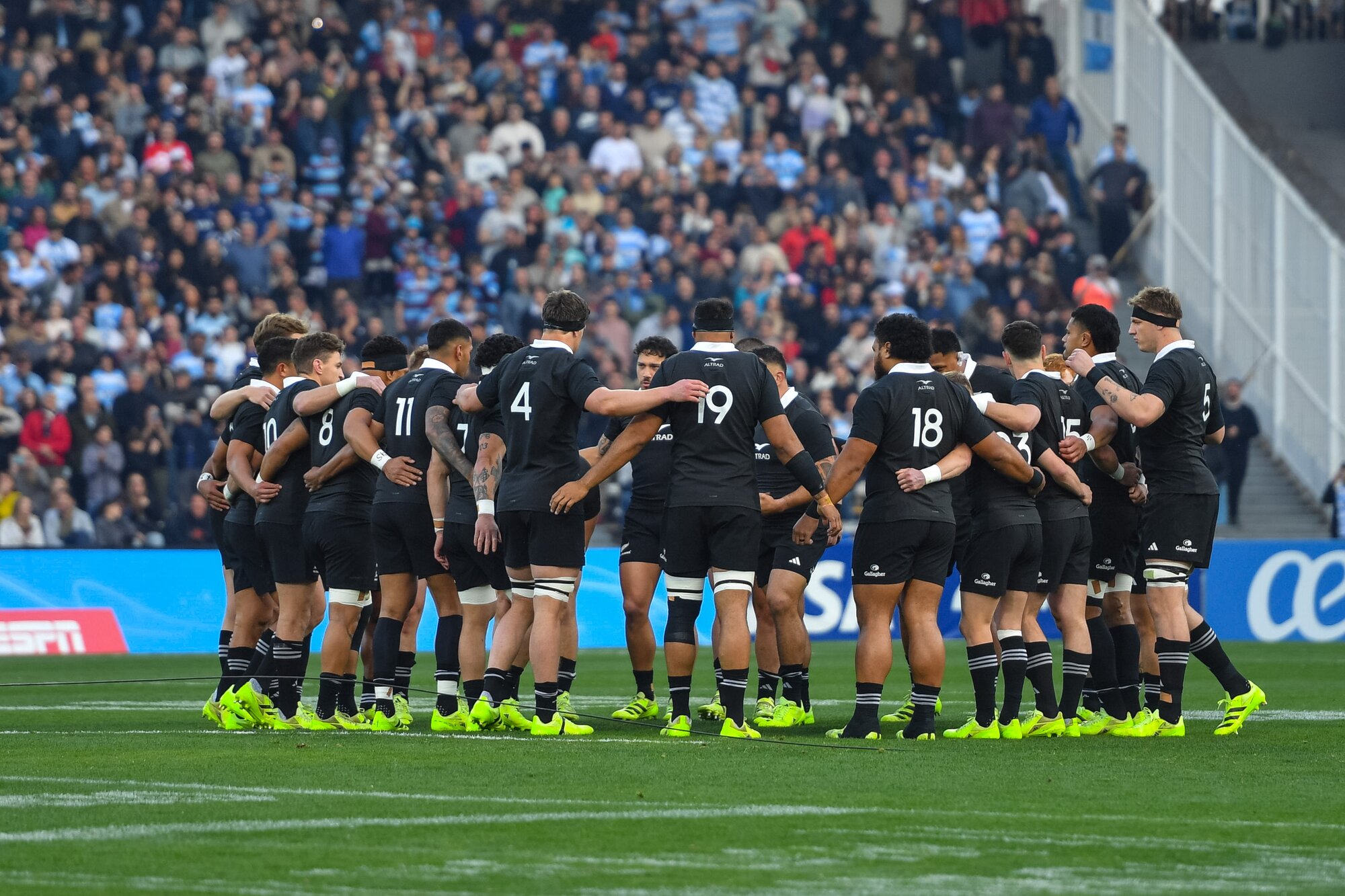 The All Blacks prepare for kick off against Argentina. Photo /  Photosport
