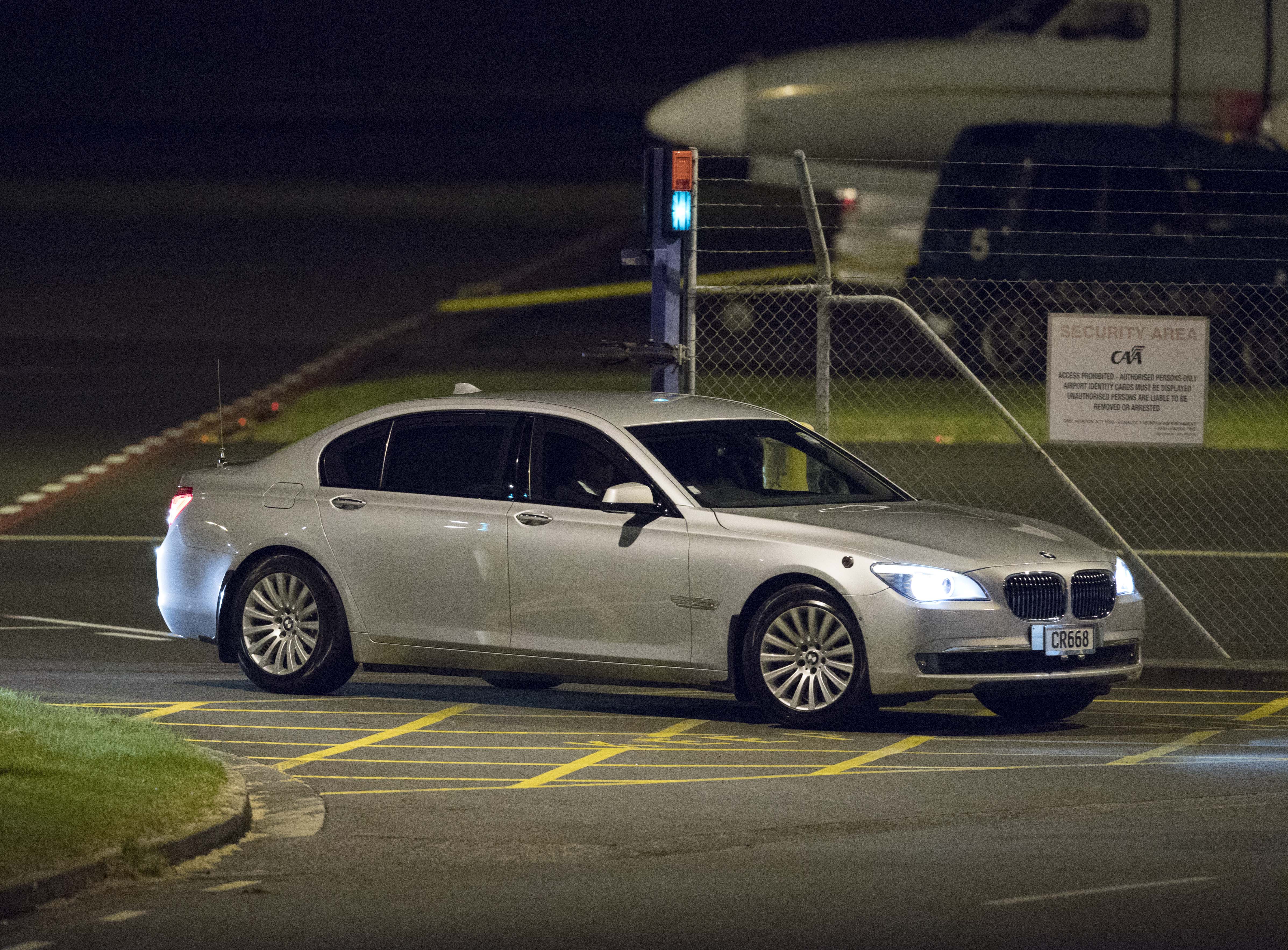 A Crown vehicle believed to be carrying Obama leaves the Auckland airport around 12.30am. Photo / Brett Phibbs