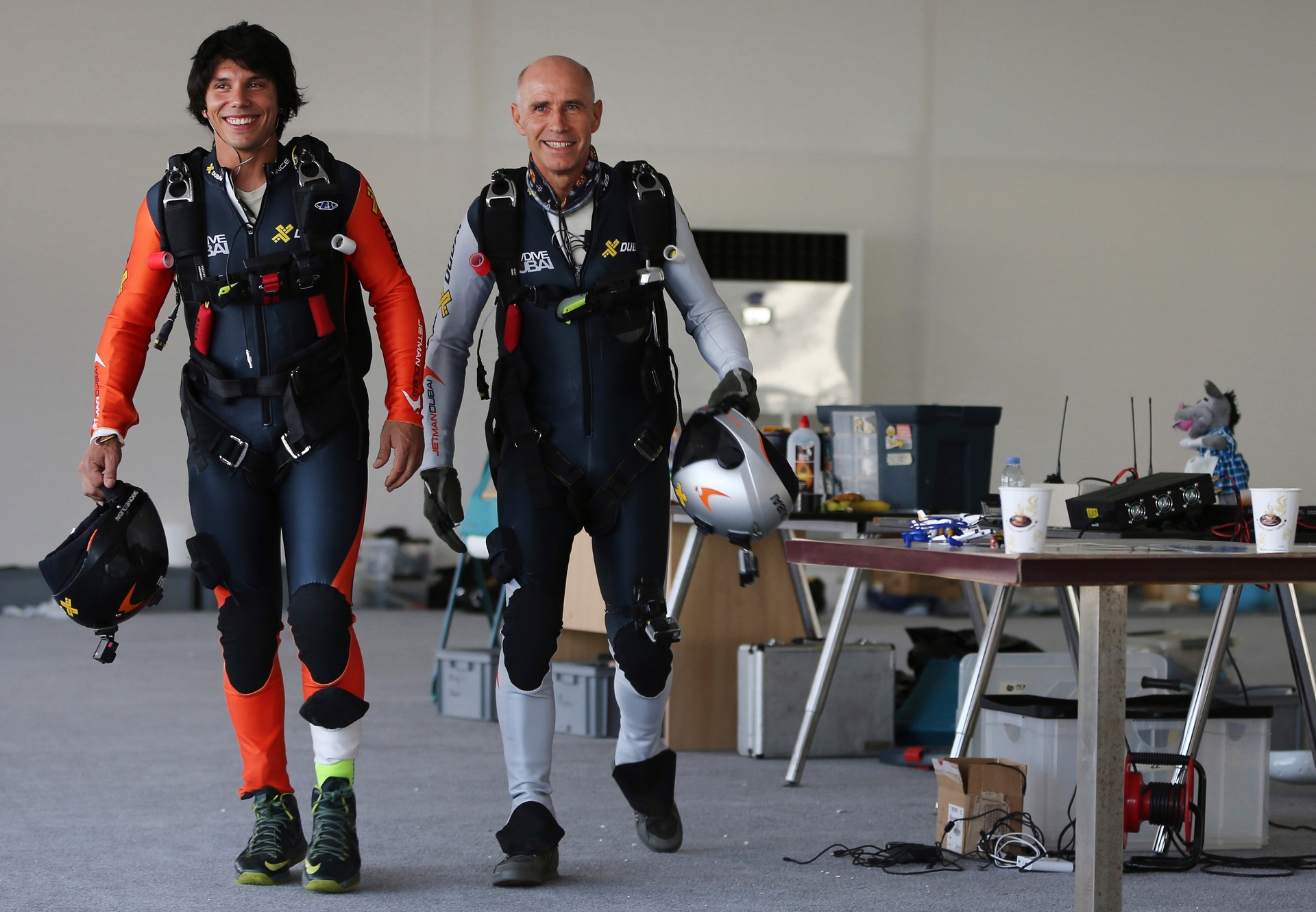 Watch jetpack pilot Vince Reffet set a new altitude record in Dubai