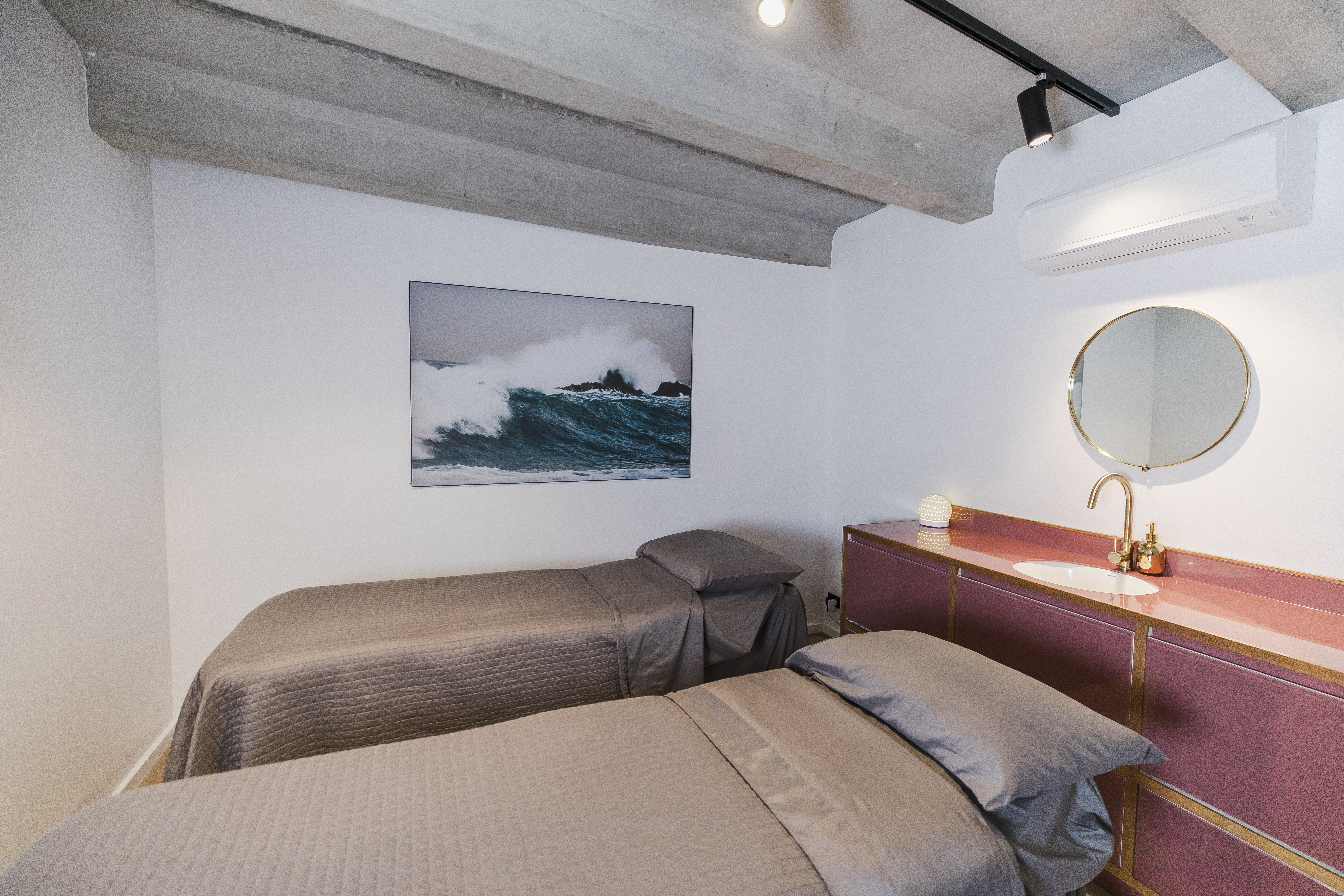 A couple's treatment room at Endota Ponsonby.
