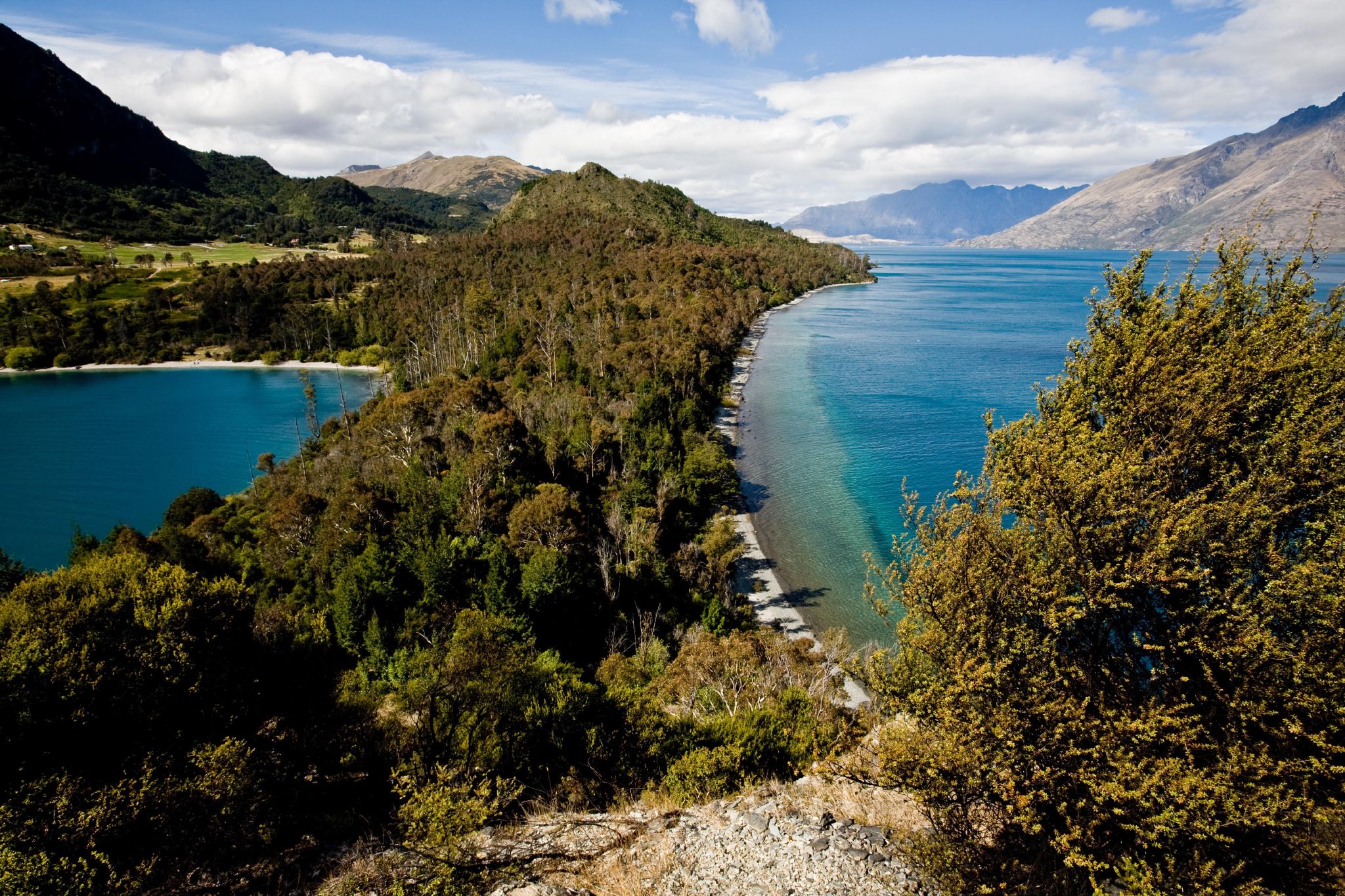 Back towards Queenstown and the 12 Mile Delta from Bob's Cove Lookout. Photo /  Creative Commons