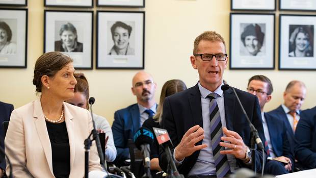 SIS Director Rebecca Kitteridge and GCSB Director-General Andrew Hampton before the intelligence and security select committee. Photo / Mark Mitchell