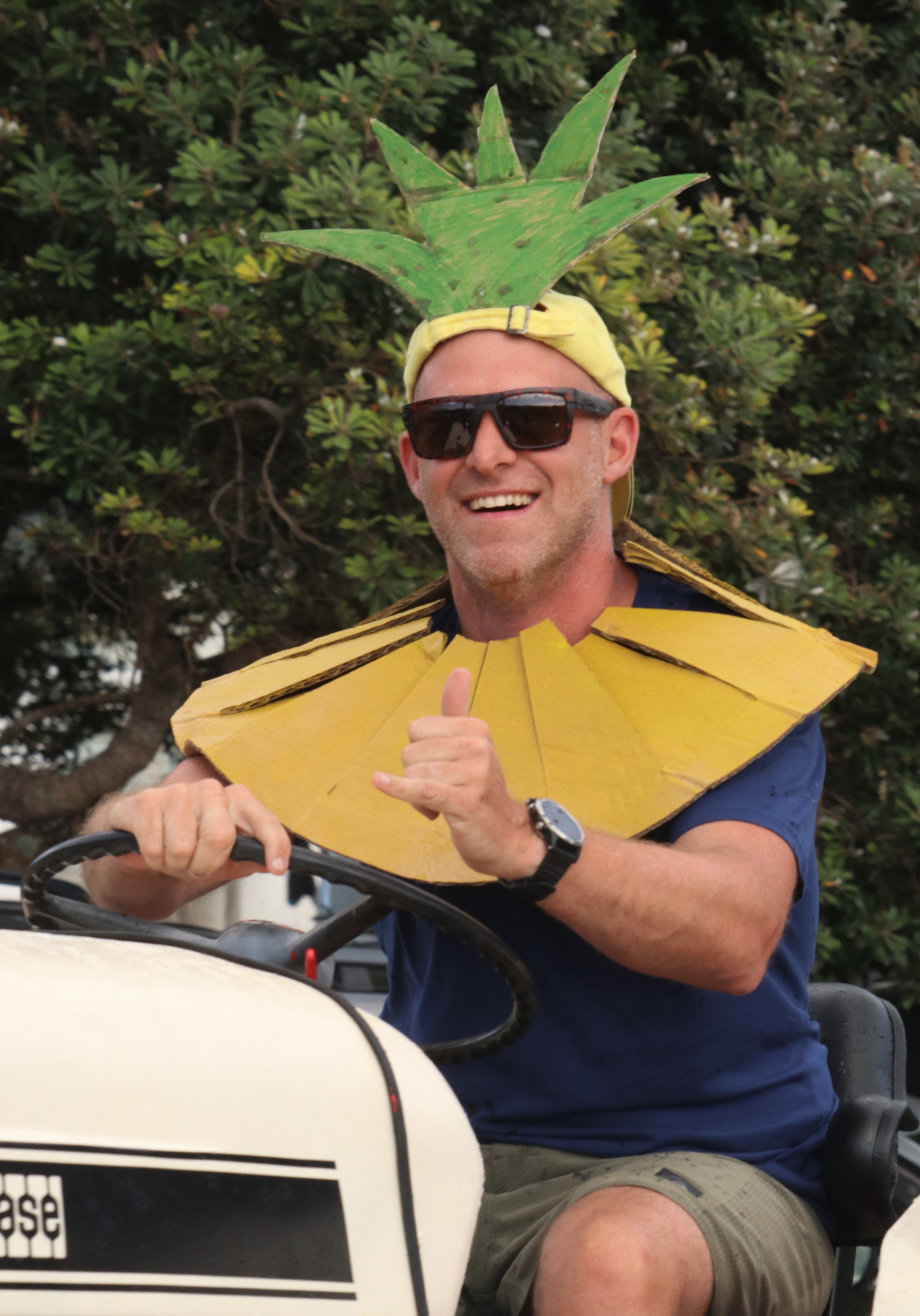 Claus Brewer, of Auckland/Taupō Bay, drives a Spongebob Squarepants-themed entry. Photo / Peter de Graaf