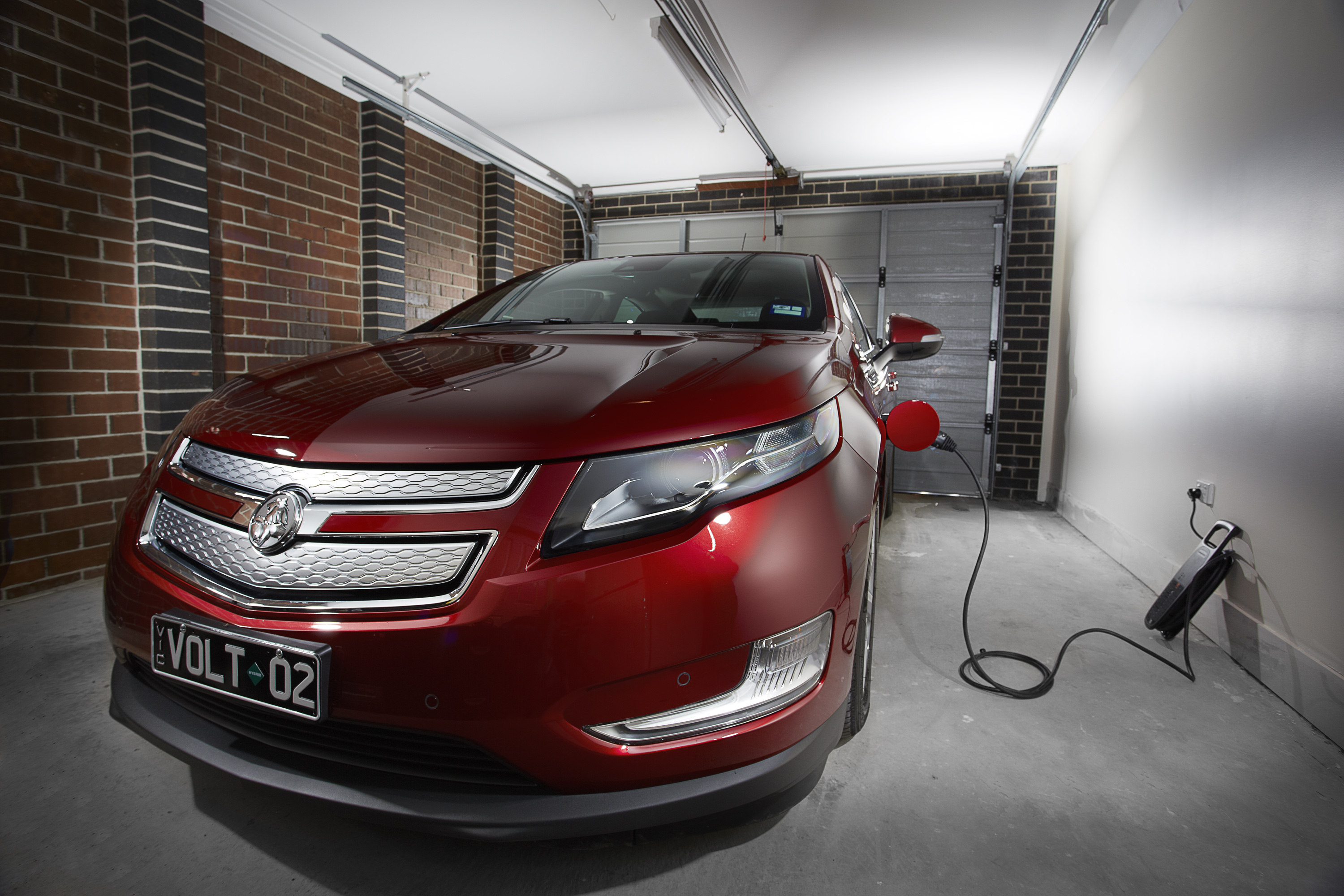 Holden deals volt price