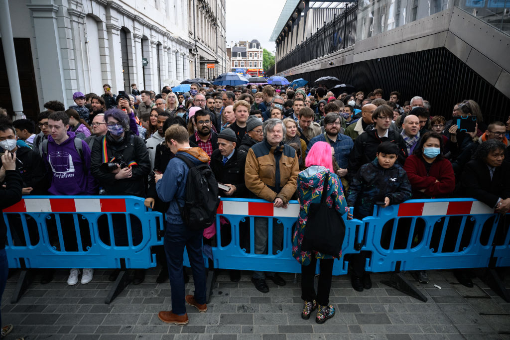 Over 500 Rail enthusiasts queued outside Paddington Station to be first aboard. Photo / Getty Images
