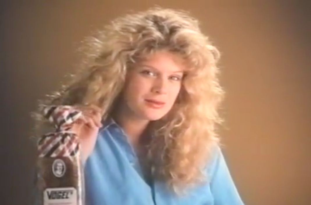 Rachel Hunter appears a television advertisement for Vogel's bread in 1992.