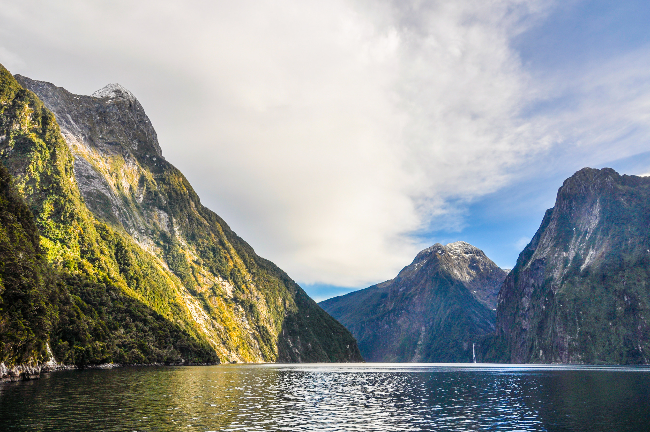 The Government rejected plans to ban cruise ships in Milford Sound. Photo / 123rf