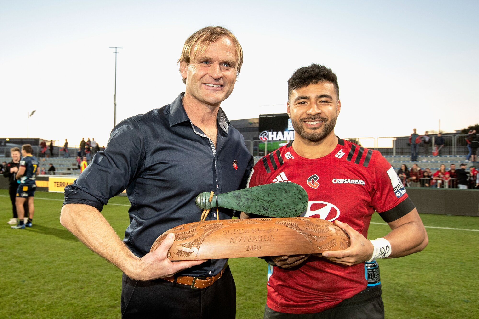 Richie Mo'unga (right) has worked closely with coach Scott Robertson in the past. Photo / Photosport